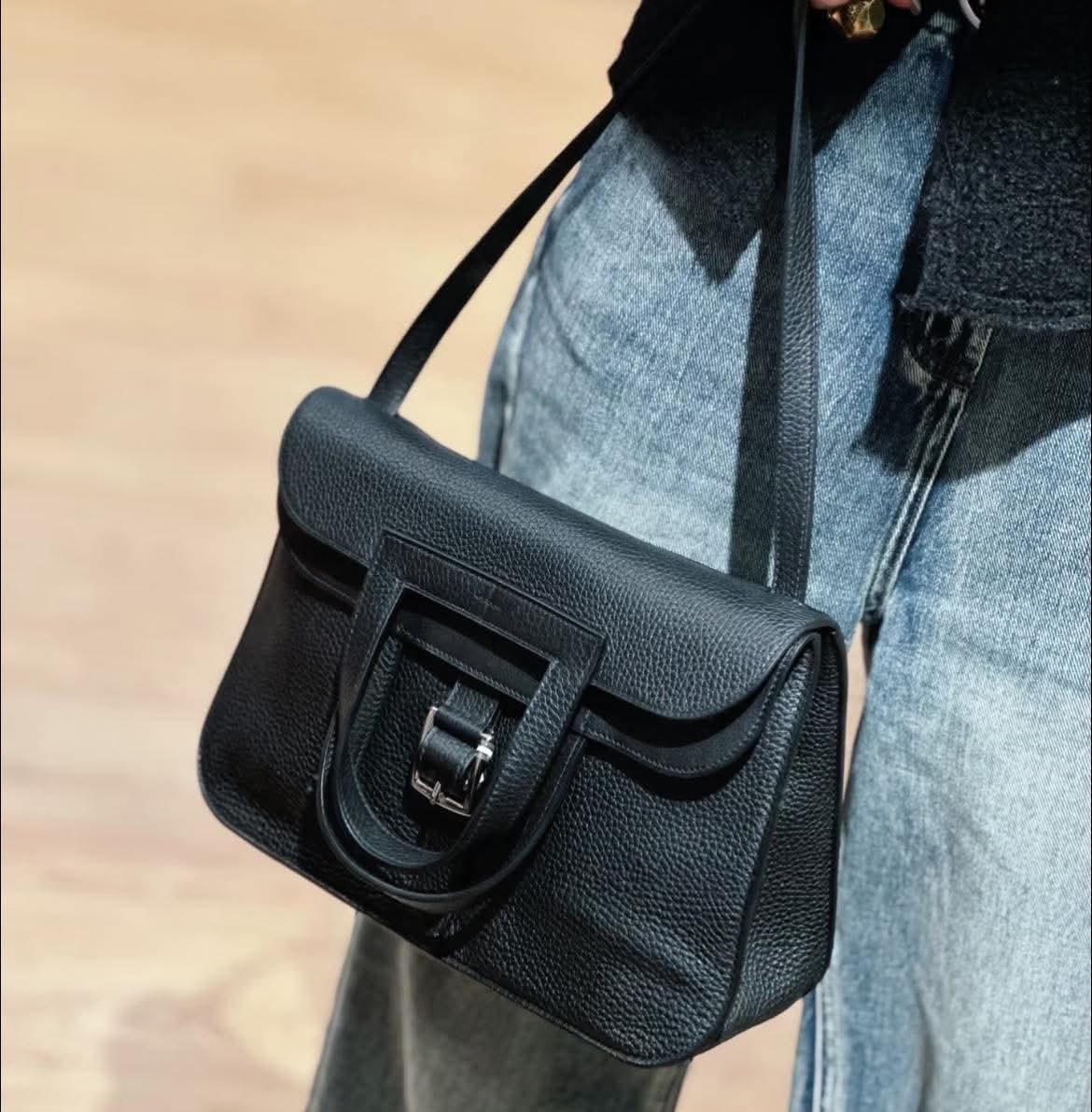 Preloved Hermès Halzan 31 Taurillon Clemence Black PHW HK$3x,xxx (HK$2,000 即時落訂)