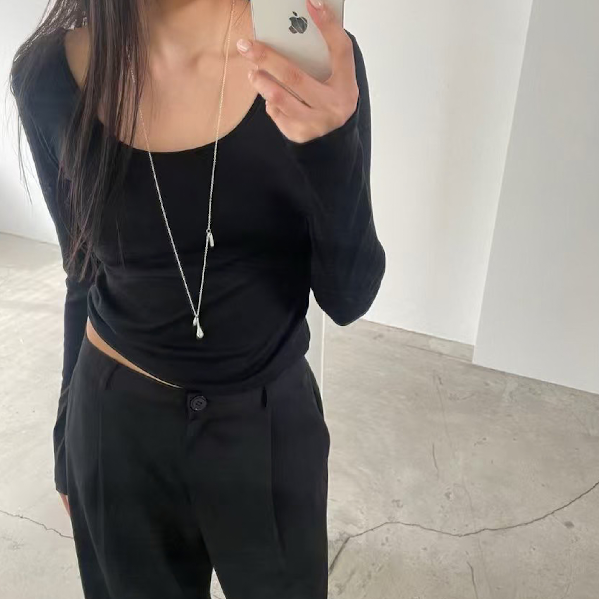 Rayon兩面穿可挖背或露鎖骨小心機長袖T(白)