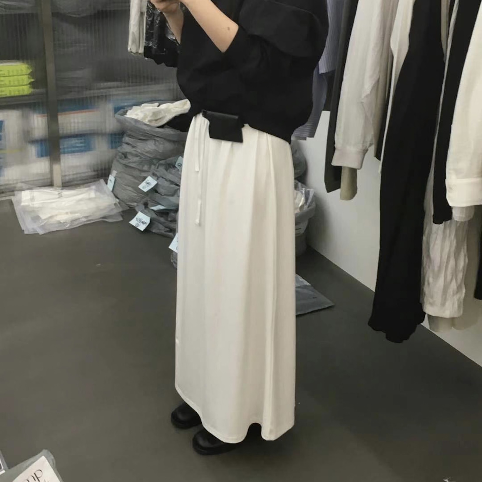 C21闆娘的夏日材質長裙(白/黑)