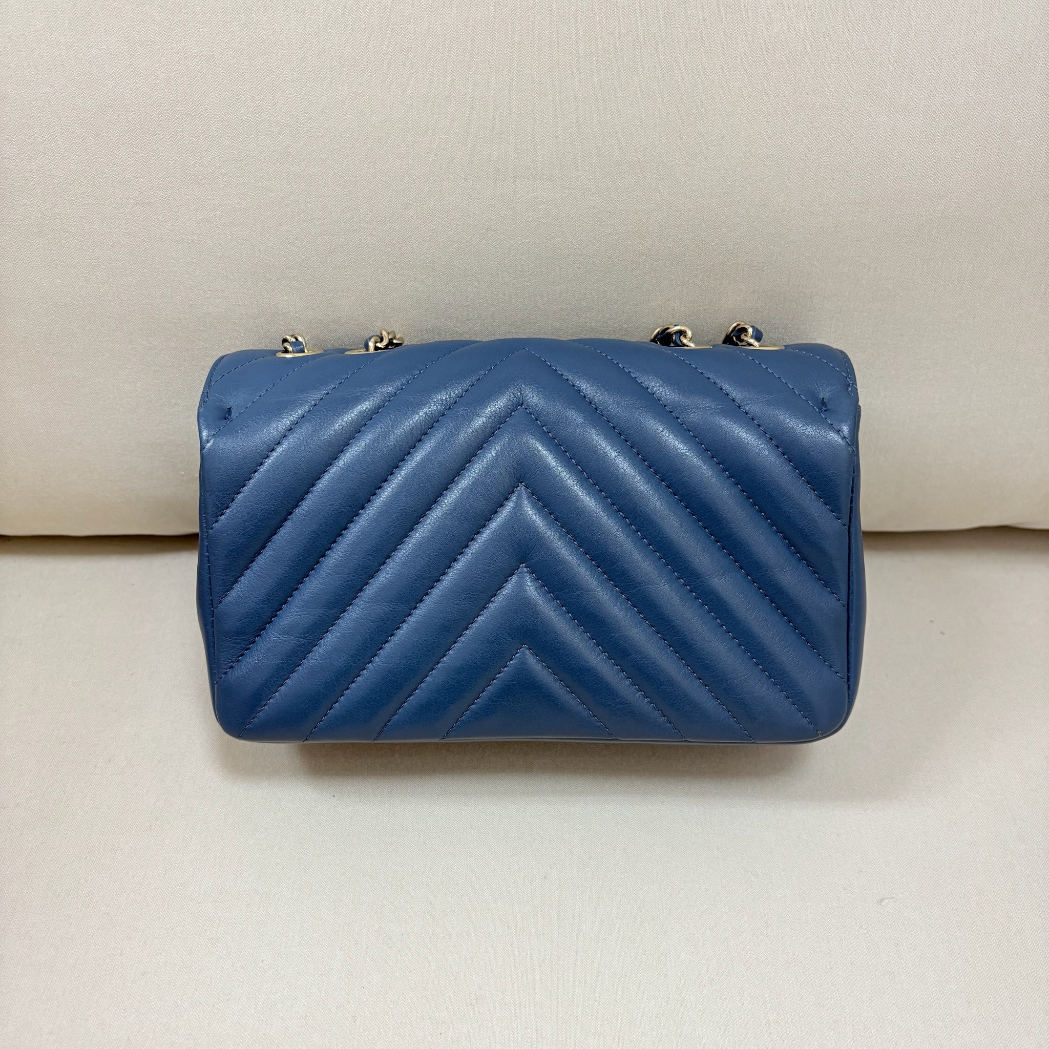 Chanel Flap Bag - Navy / Ghw