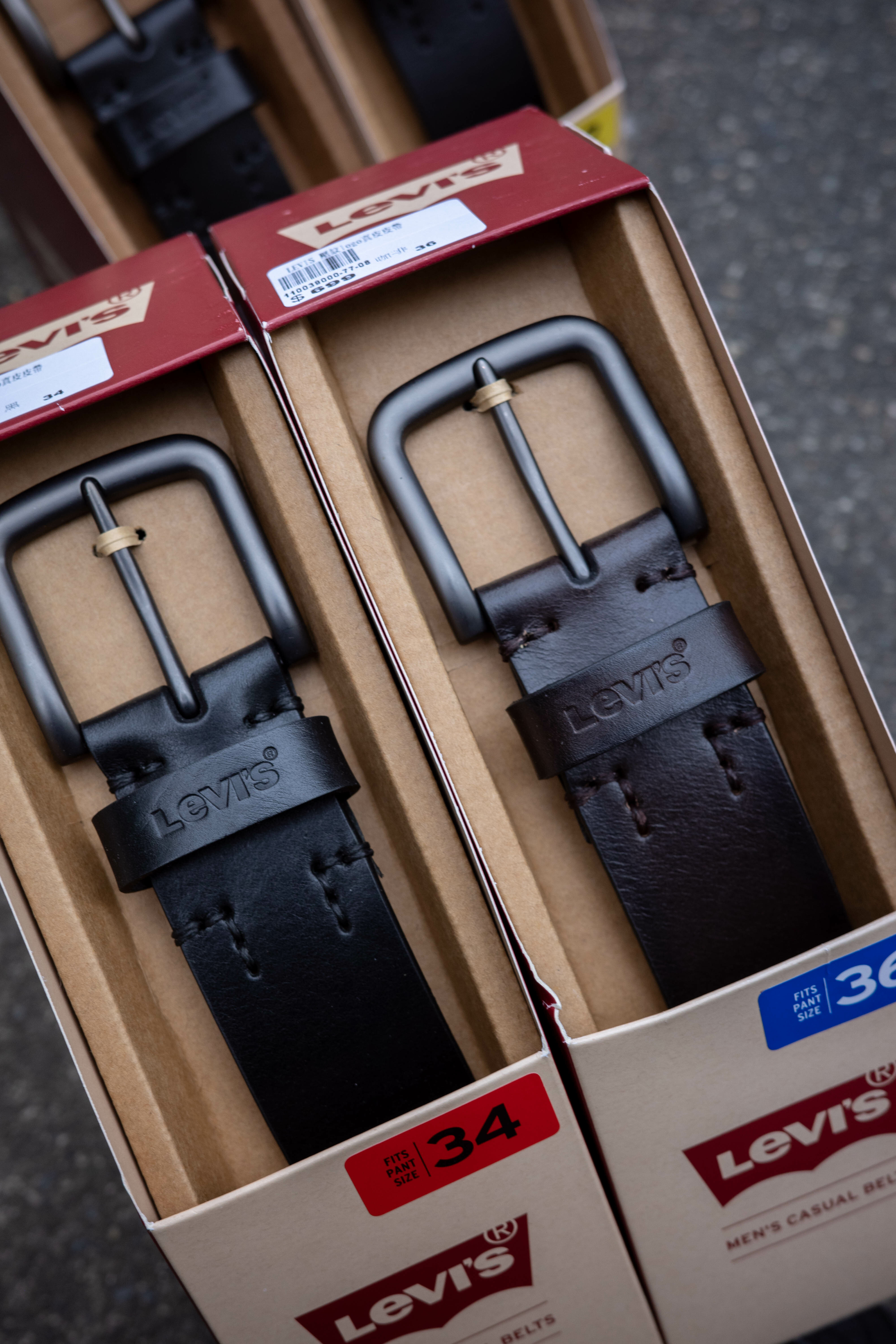 Levis 壓紋LOGO真皮皮帶