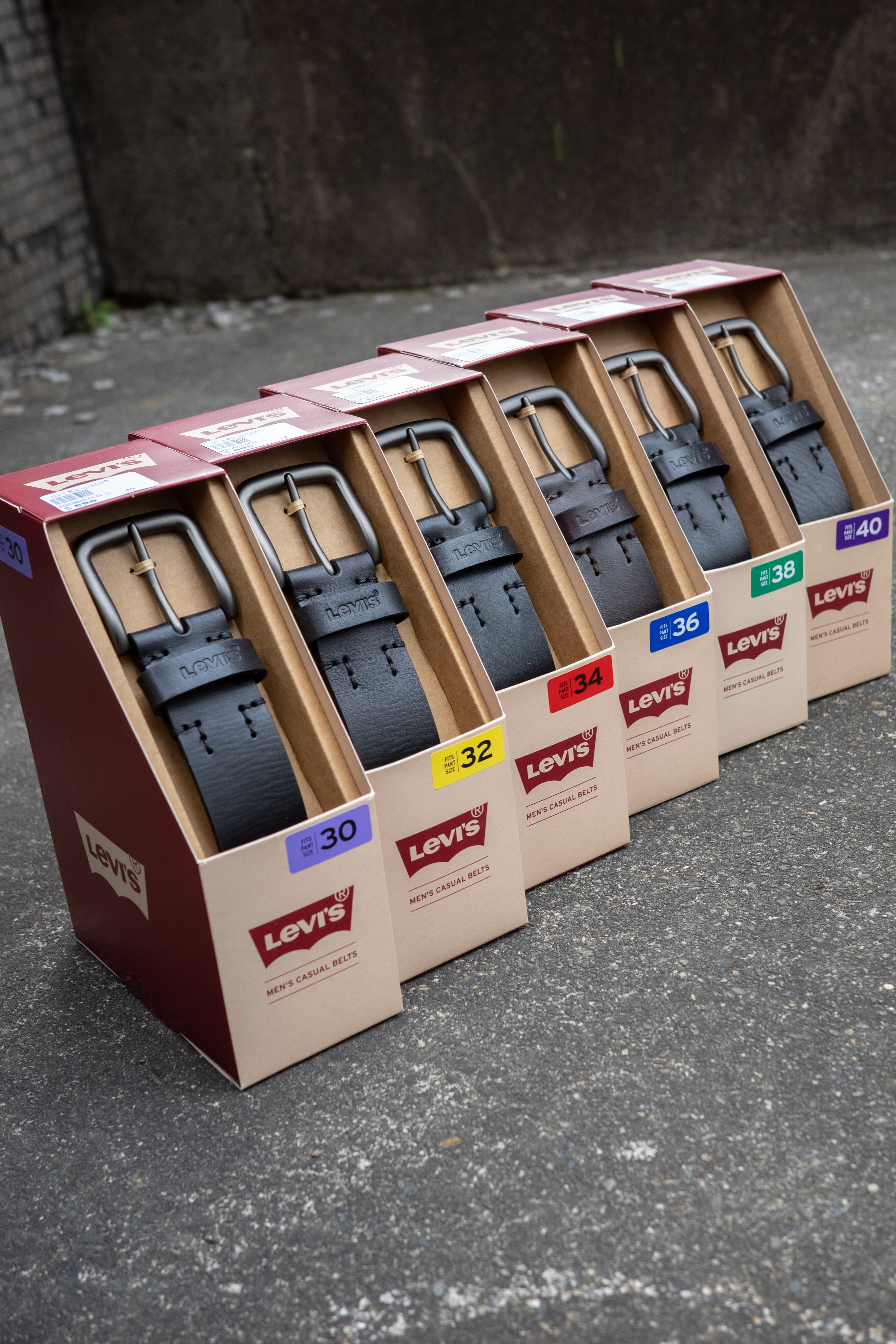 Levis 壓紋LOGO真皮皮帶