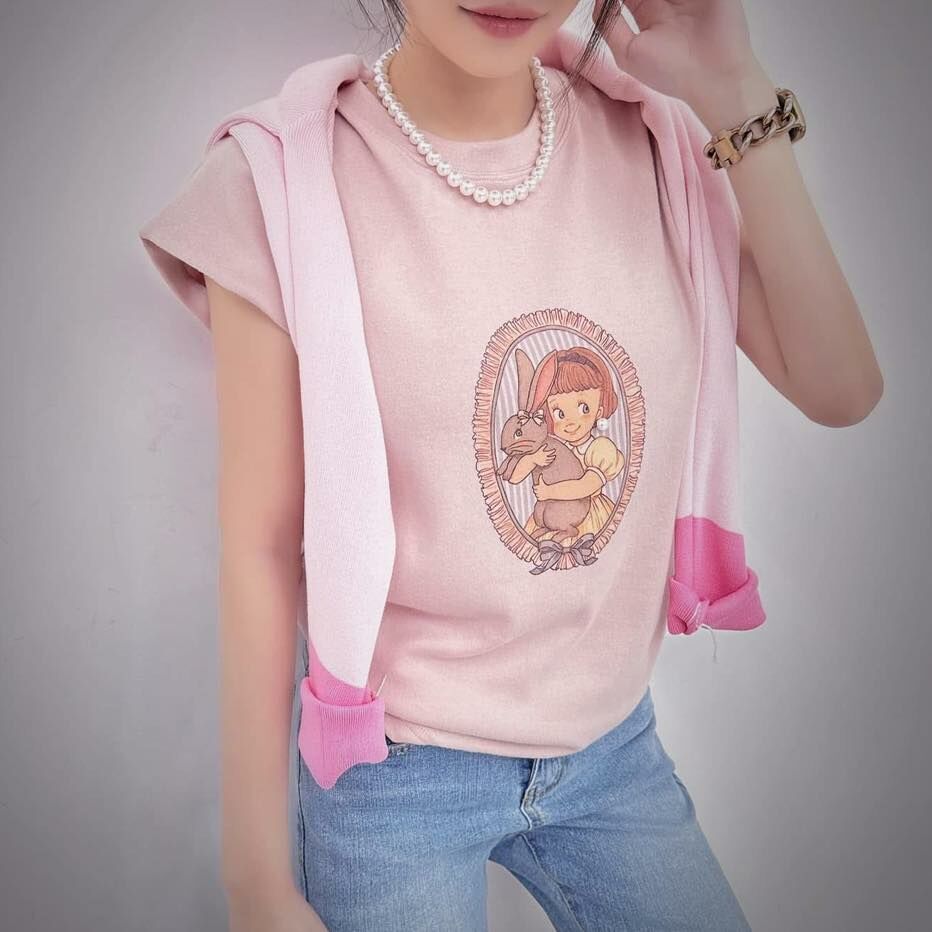 【質感超好的可愛女孩彈性棉tee】（現貨）