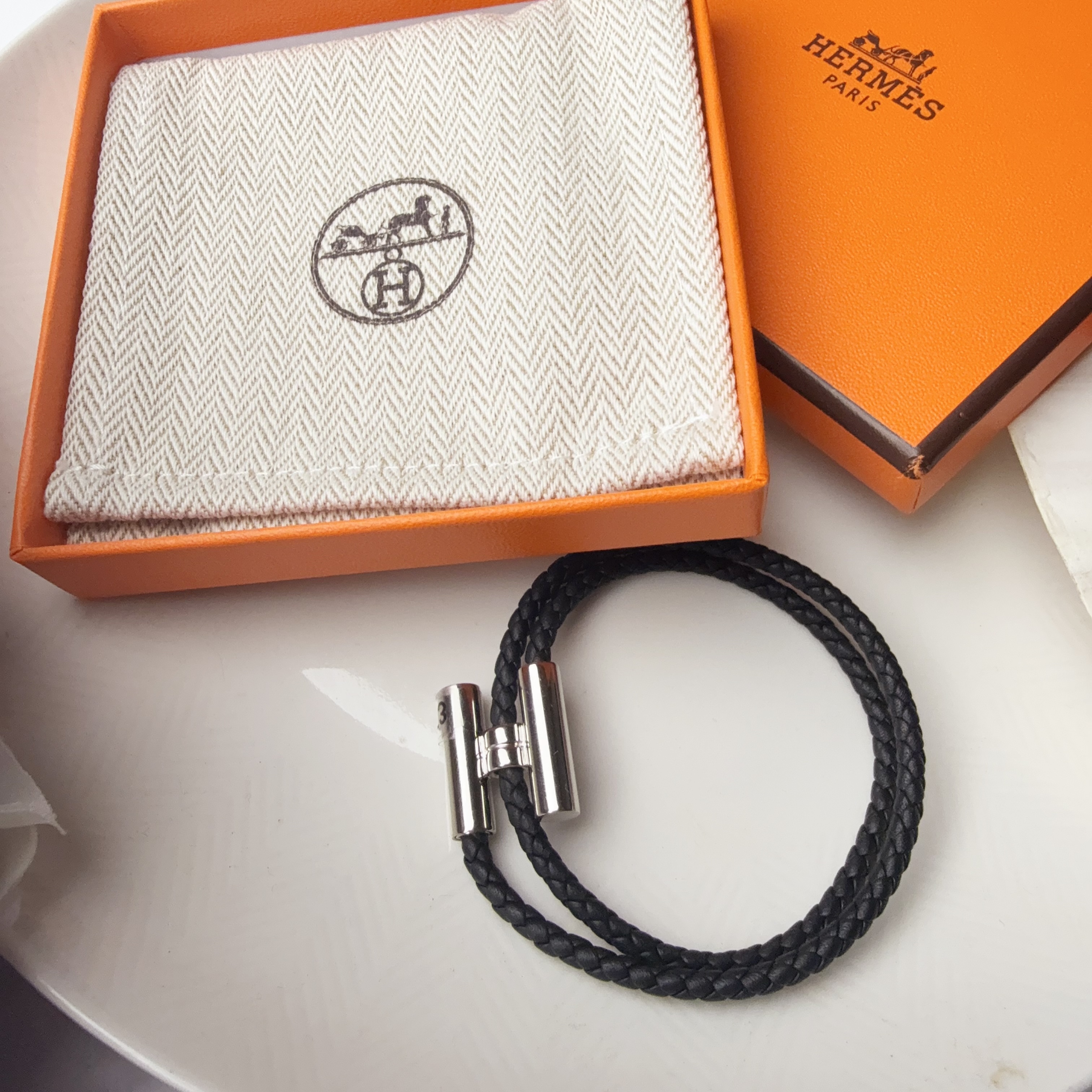【Luxury】現貨 Hermes Tournis Tresse 愛馬仕 經典百搭 素色編織 H造型 手環 手鍊