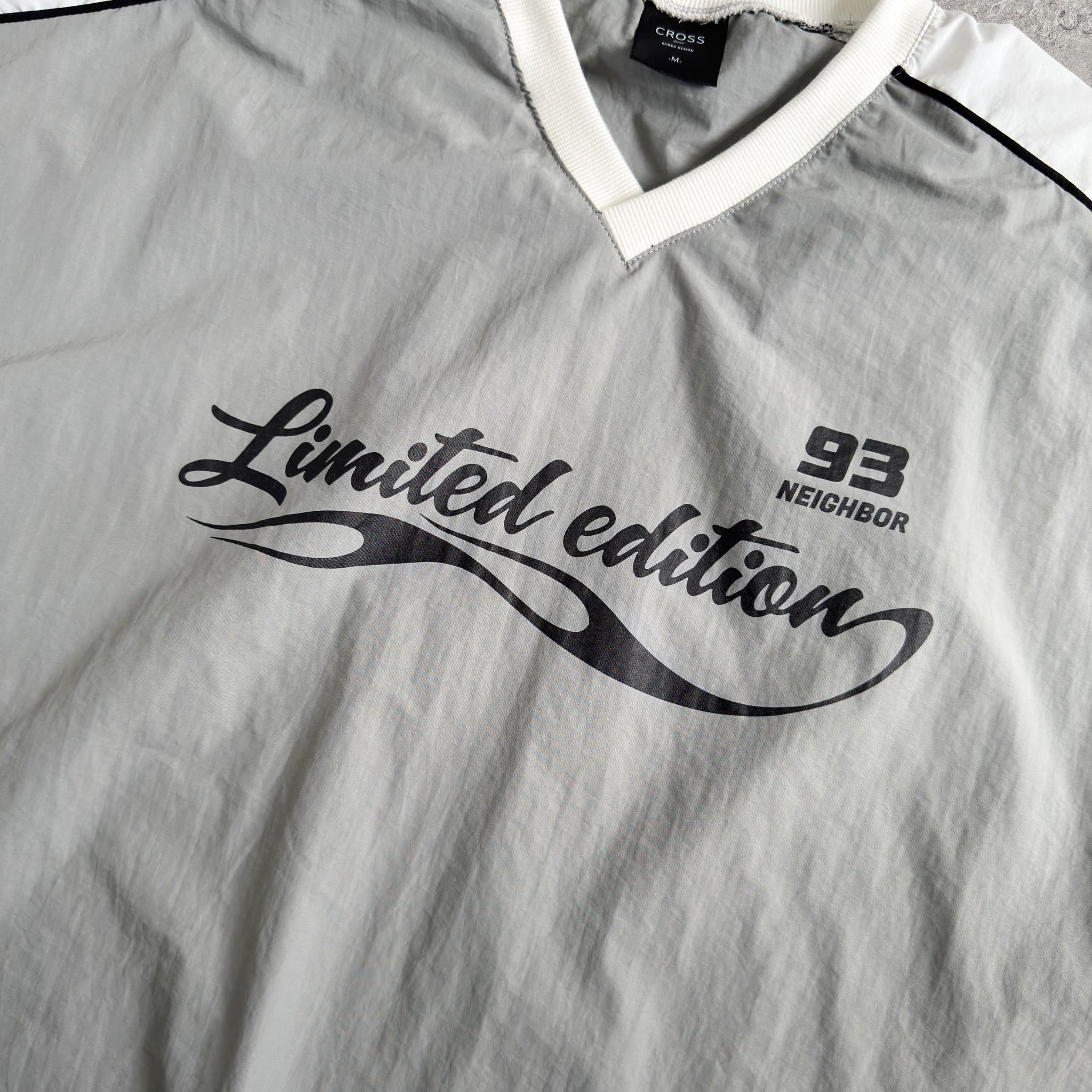 韓國短袖 棒球風 93 V領束口印花風衣 18863