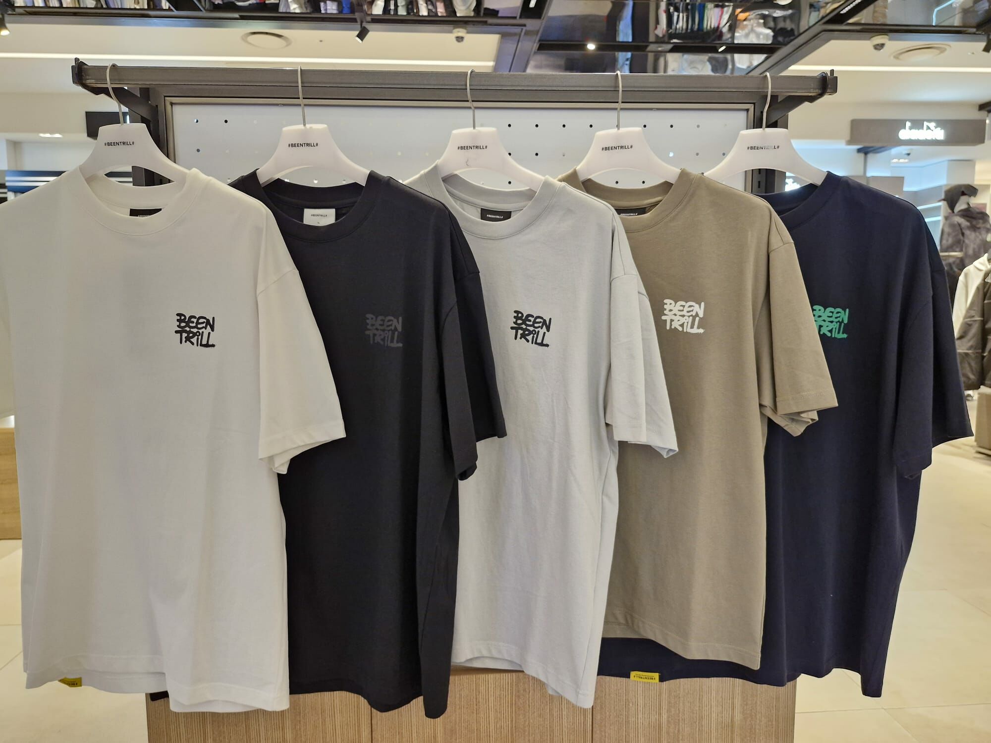 #BEENTRILL 背面噴漆塗鴉寬鬆T-Shirts（K3 BR248）