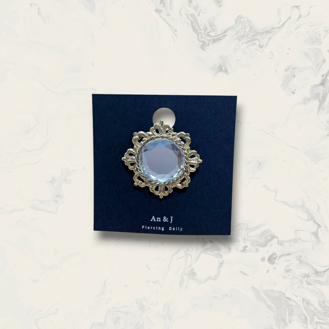 韓國直送手工胸針 簍空花框鎖鏈邊中大白鋯