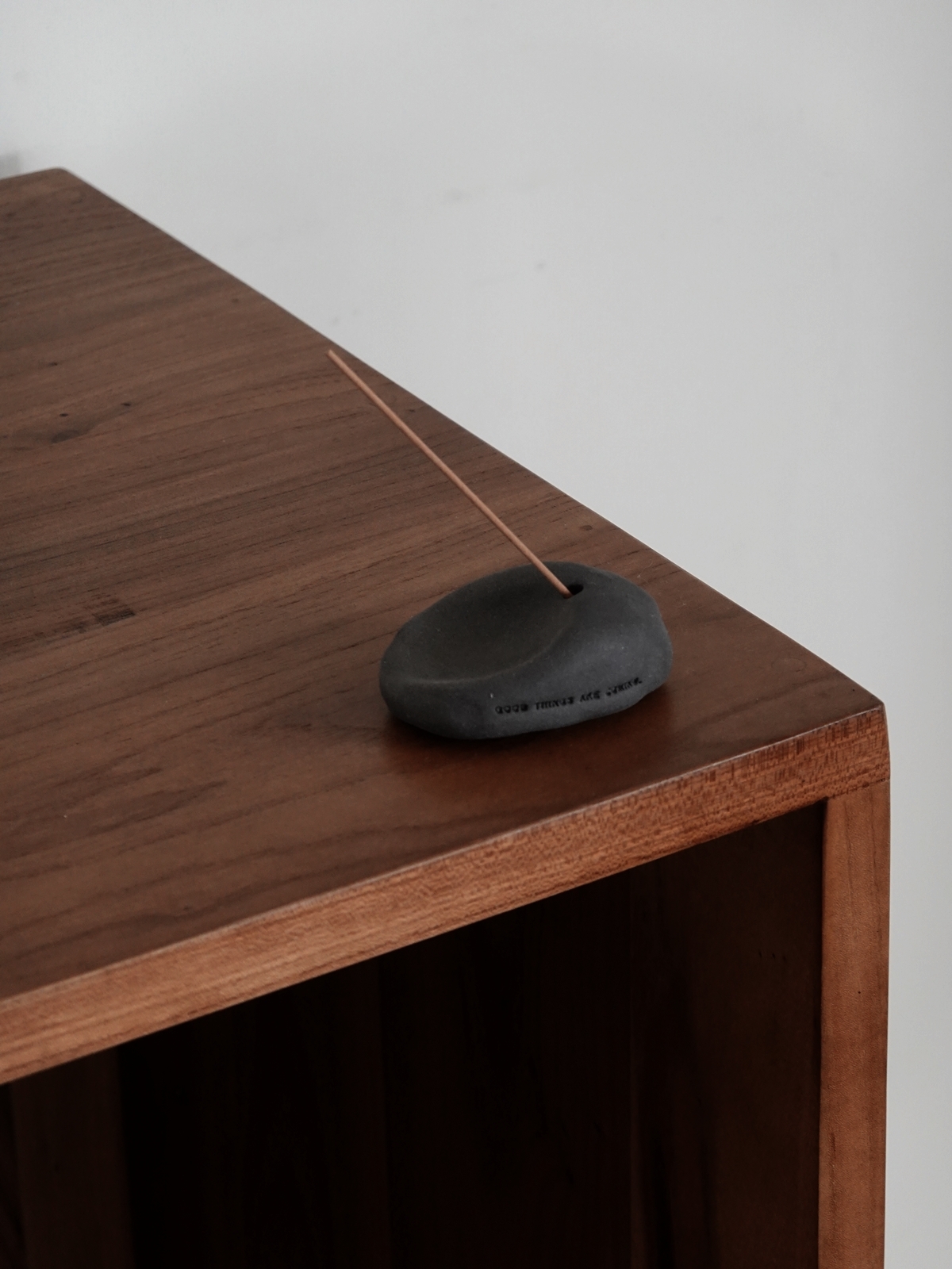 THE DETAILS - 煙石線香座