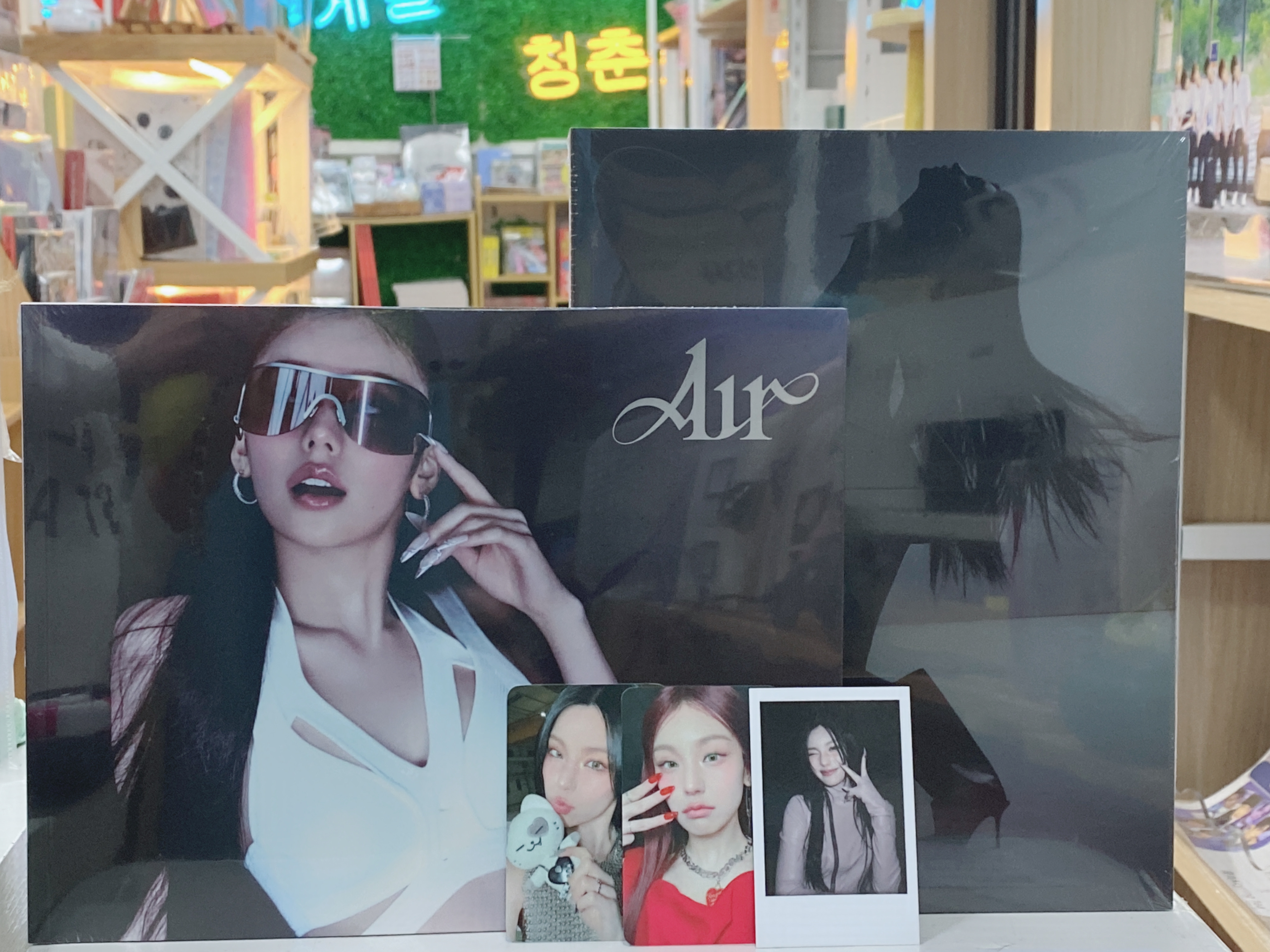 ITZY YEJI AIR Album  ( photo book: random)