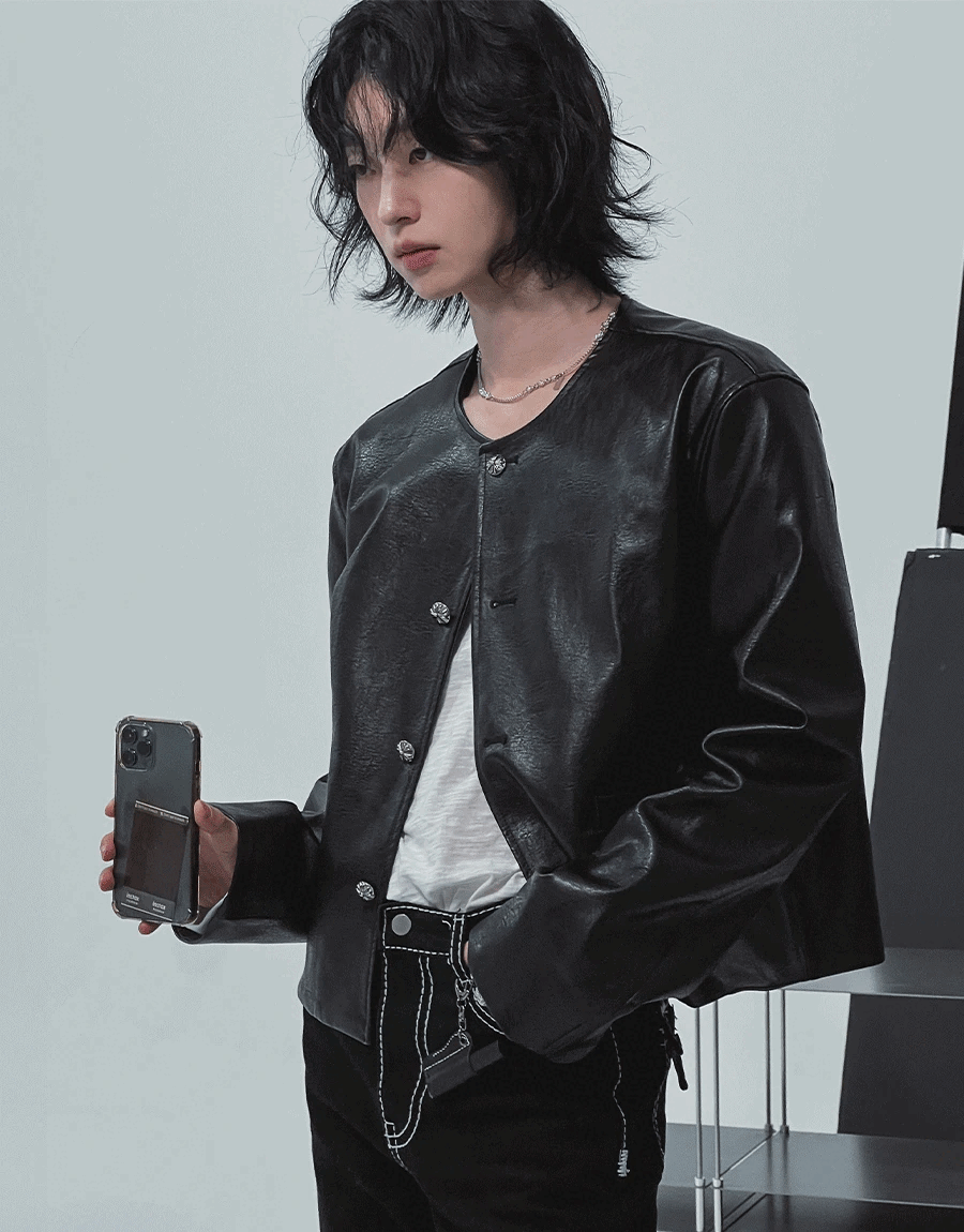 金屬鈕扣皮革短夾克