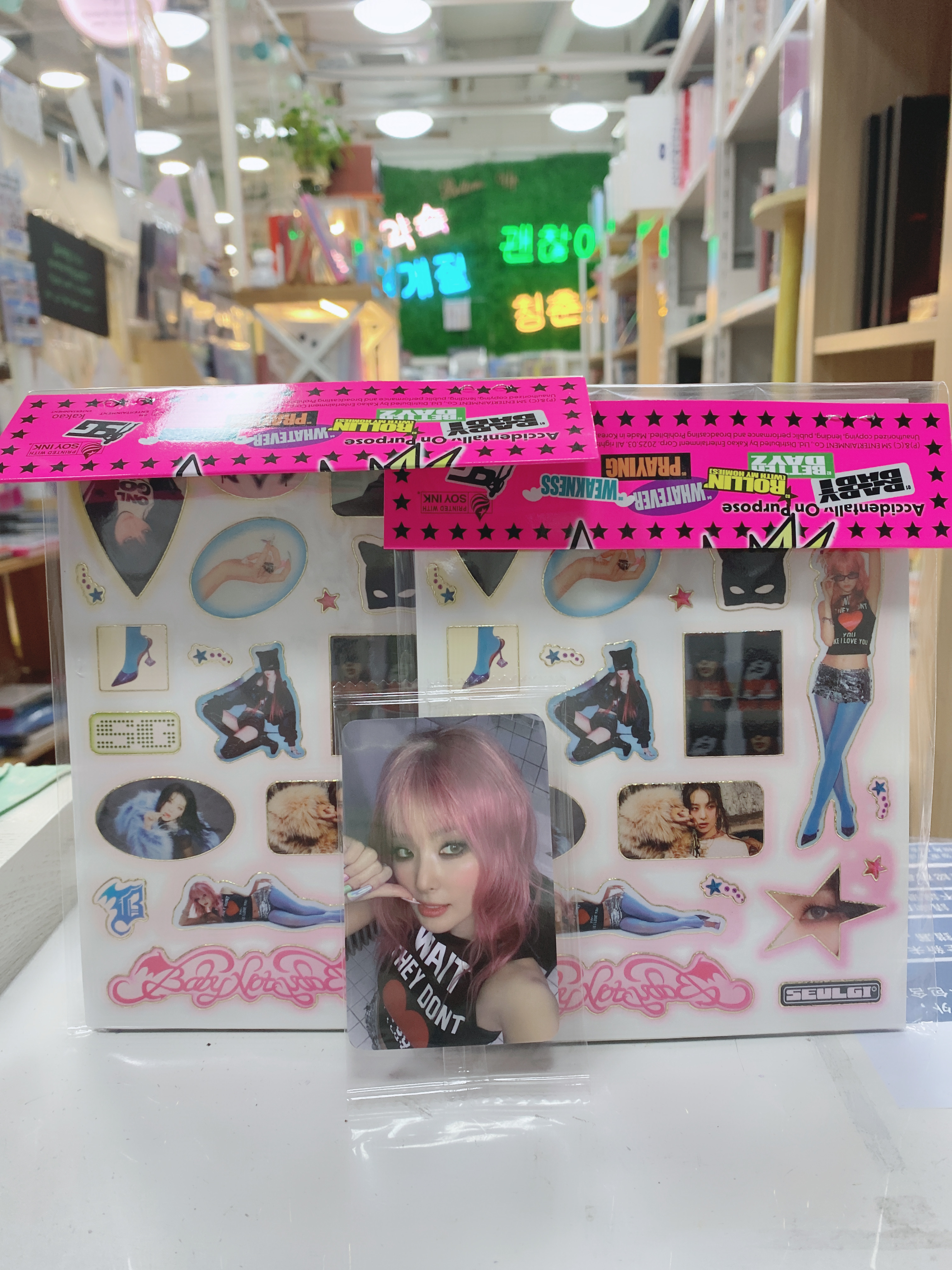 SEULGI - 2ND MINI ALBUM [ACCIDENTALLY ON PURPOSE](Sticker Ver.)