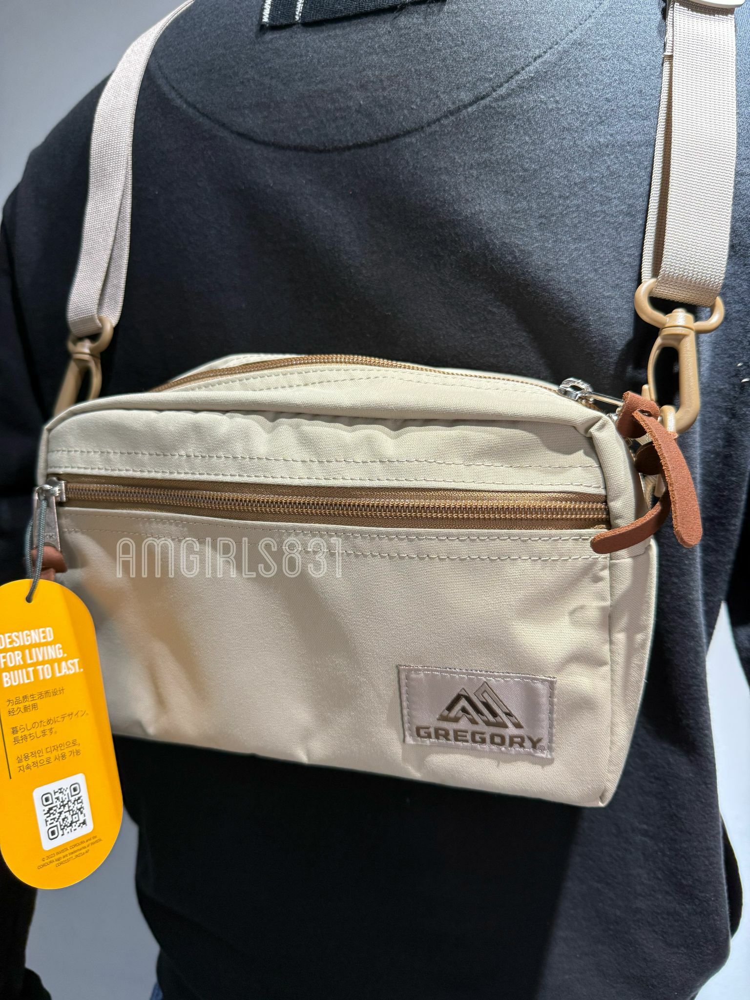 GREGORY PADDED SHOULDER POUCH M desert sand