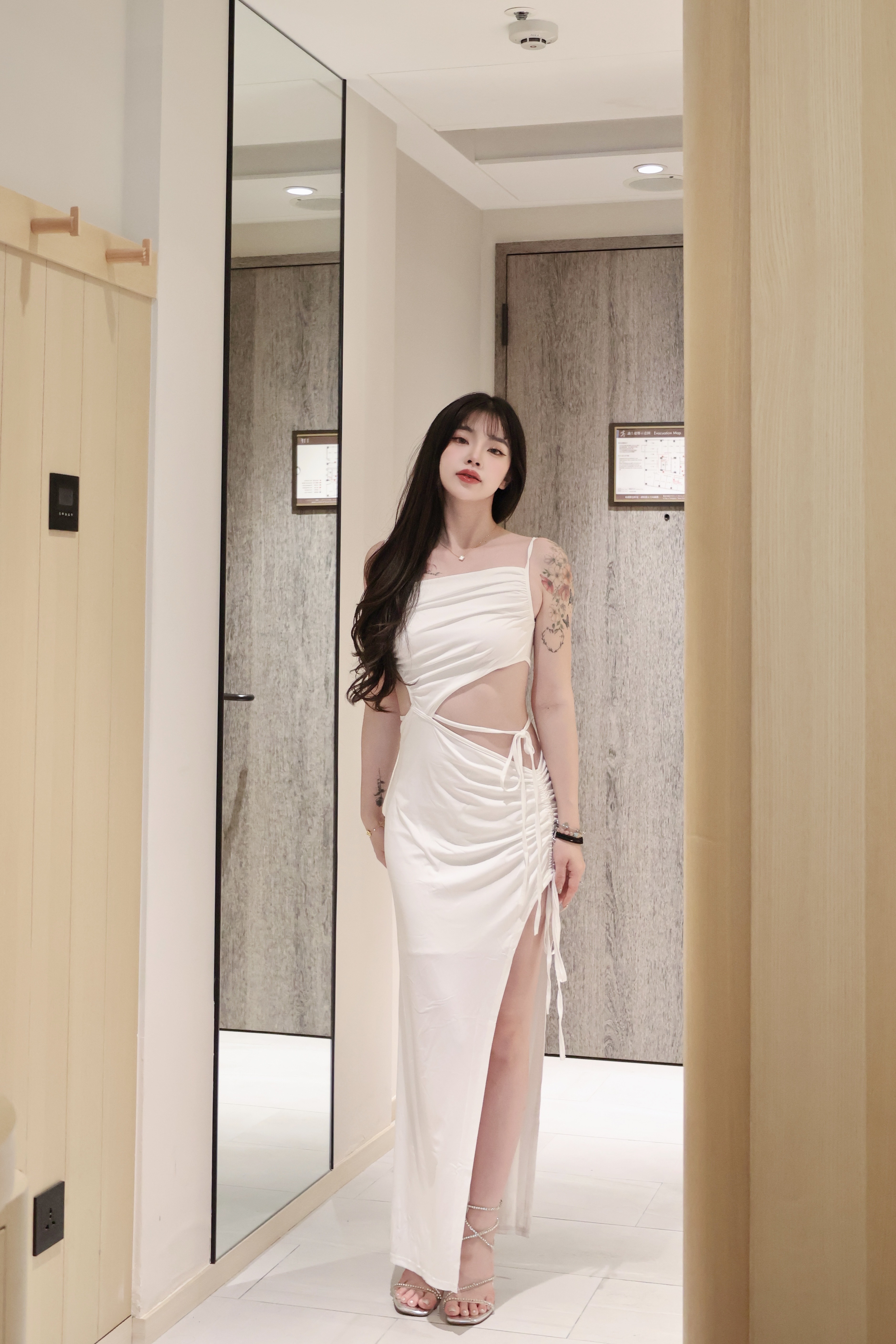 水鑽綁帶細肩高跟✨