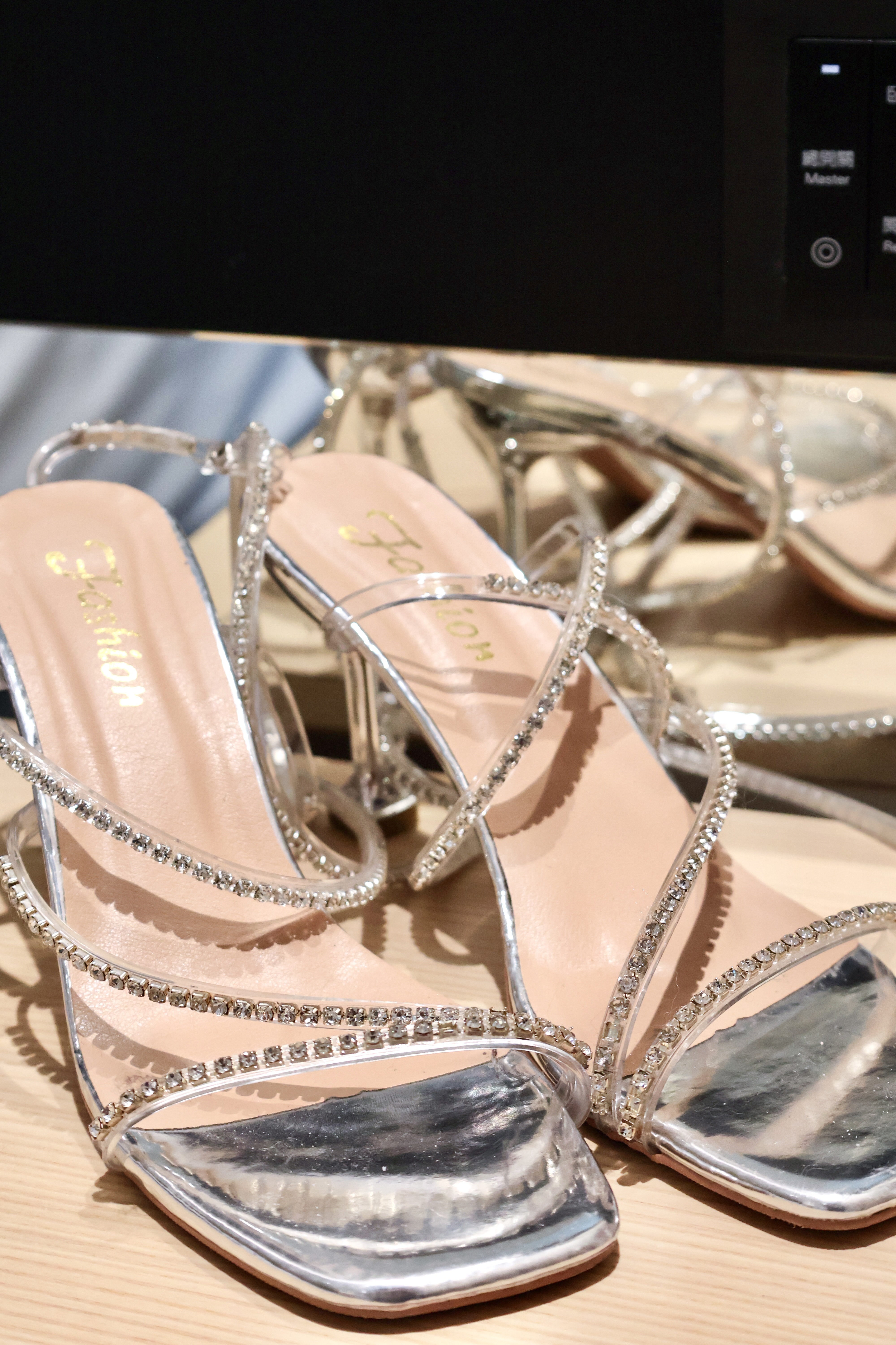 水鑽綁帶細肩高跟✨