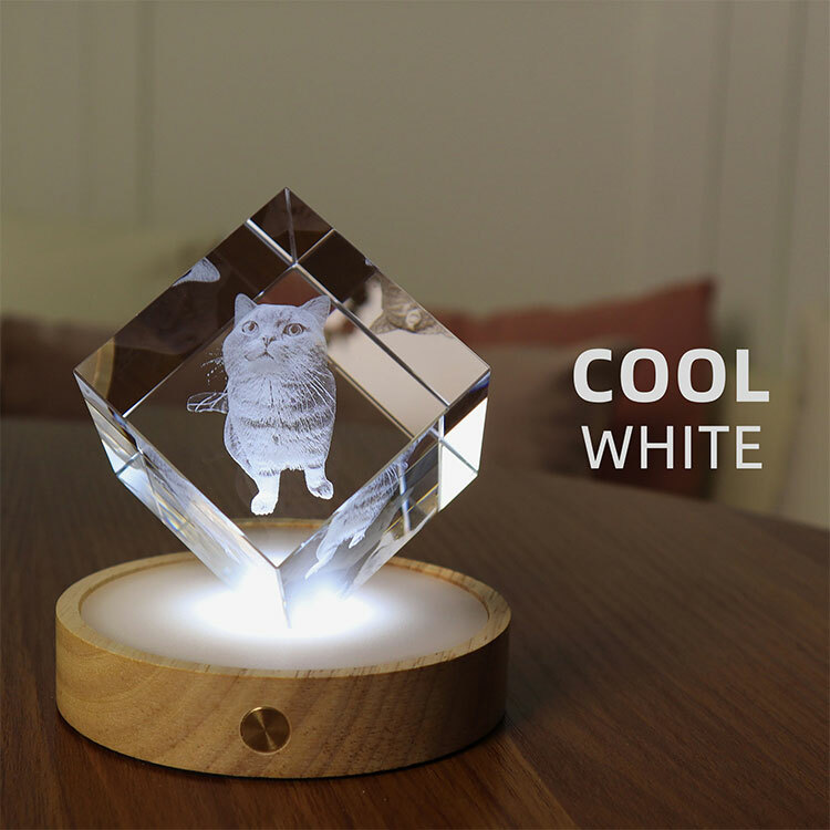 Diamond-Shaped 3D Crystal Photo