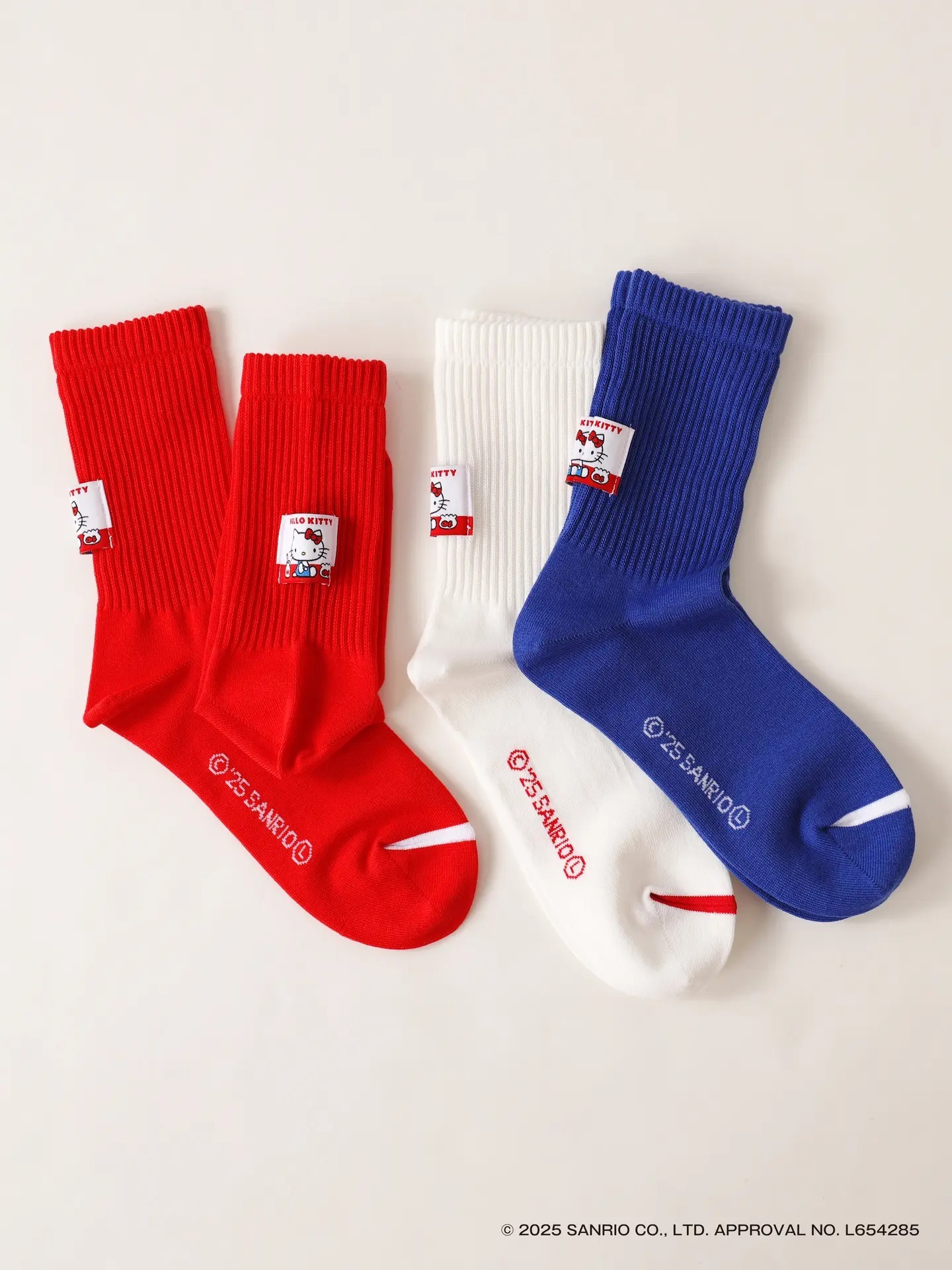 現貨┃日本製 靴下屋 HELLO KITTY 聯名 復古 布標 長襪