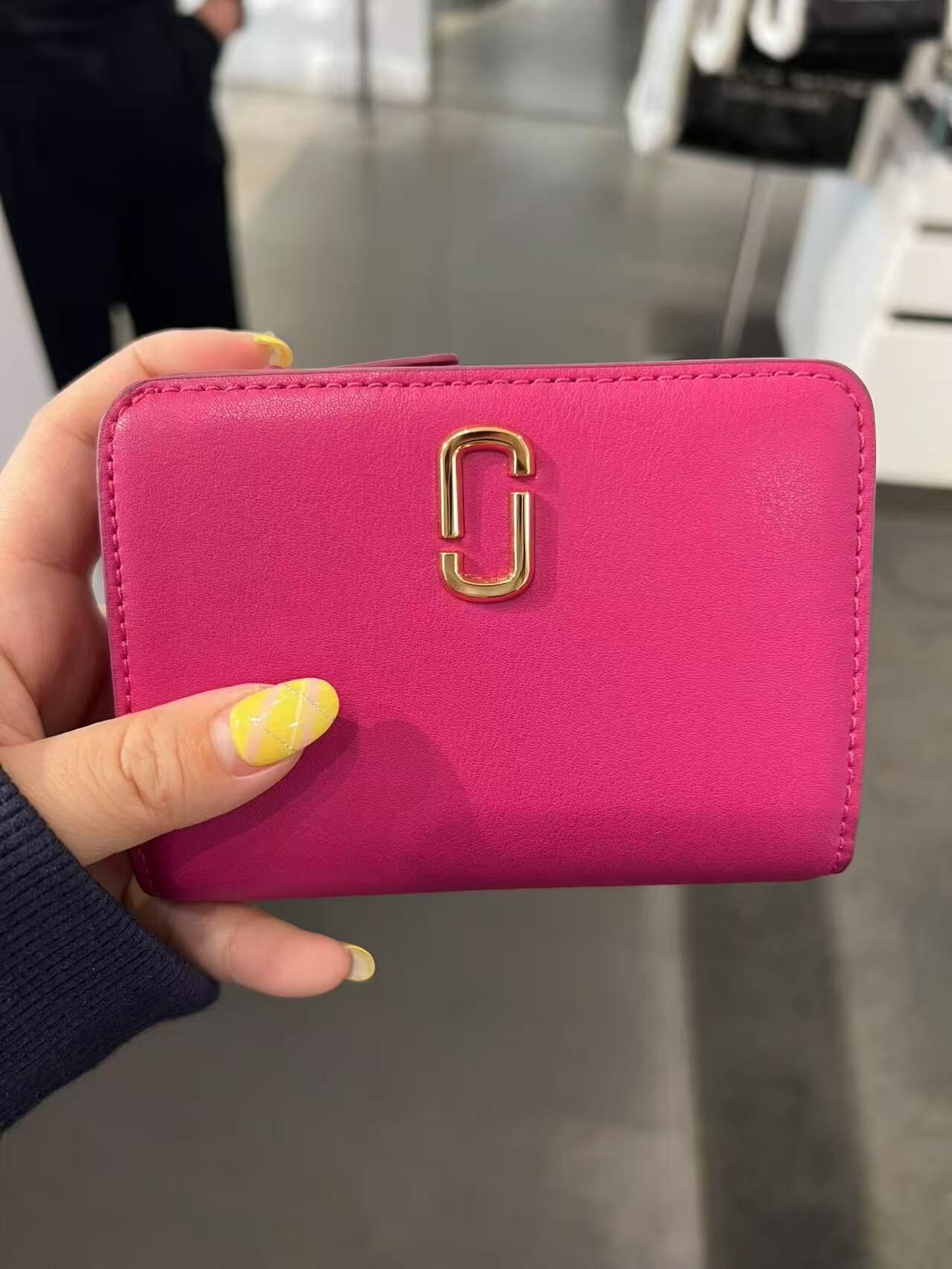 【預購】AMJ032013 Marc Jacobs 皮革拉鍊雙折短銀包