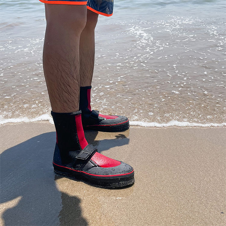 YONGYUE魔鬼氈支帶防滑鞋/黑紅色