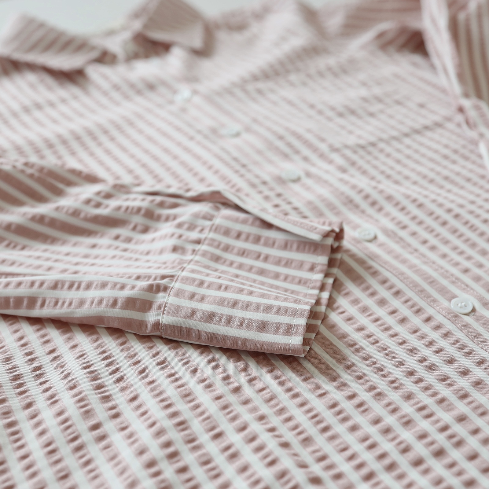 現貨 7160 粉紅白間正肩襯衫