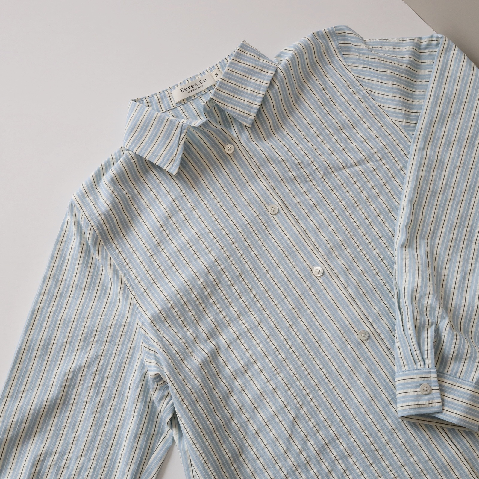 現貨 7164 短版繡花藍白黑間恤衫 免熨