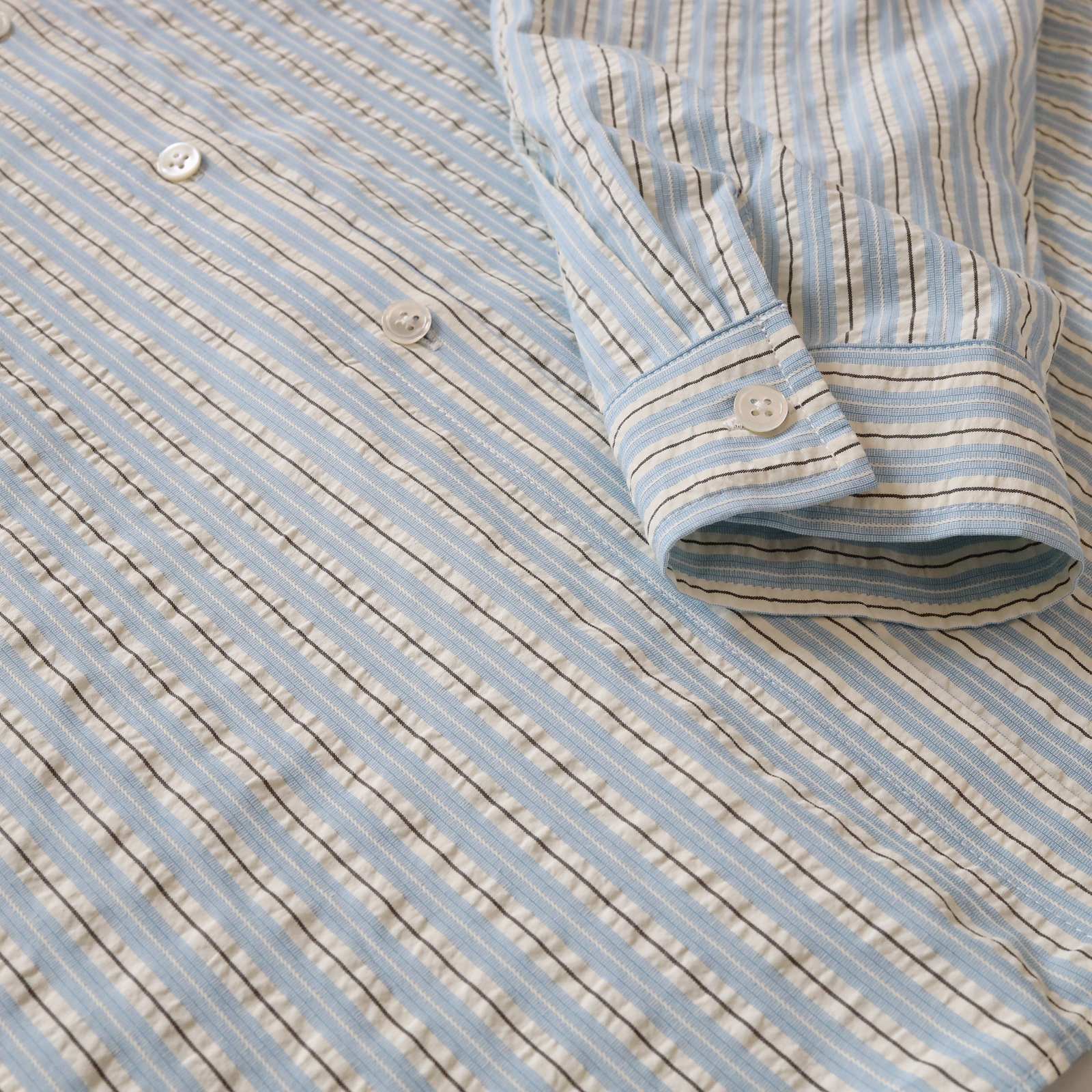 現貨 7164 短版繡花藍白黑間恤衫 免熨