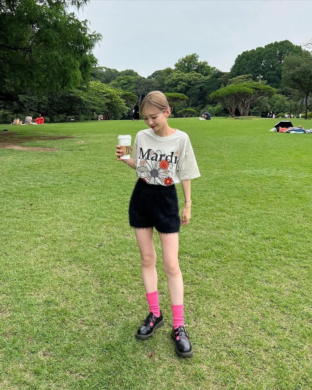 一般款 🇰🇷 韓國 MARDI MERCREDI TSHIRT FLOWERMARDI BLOSSOM 金高銀同款 花花 小雛菊 繁花 短T 短袖 夏天 / 現貨