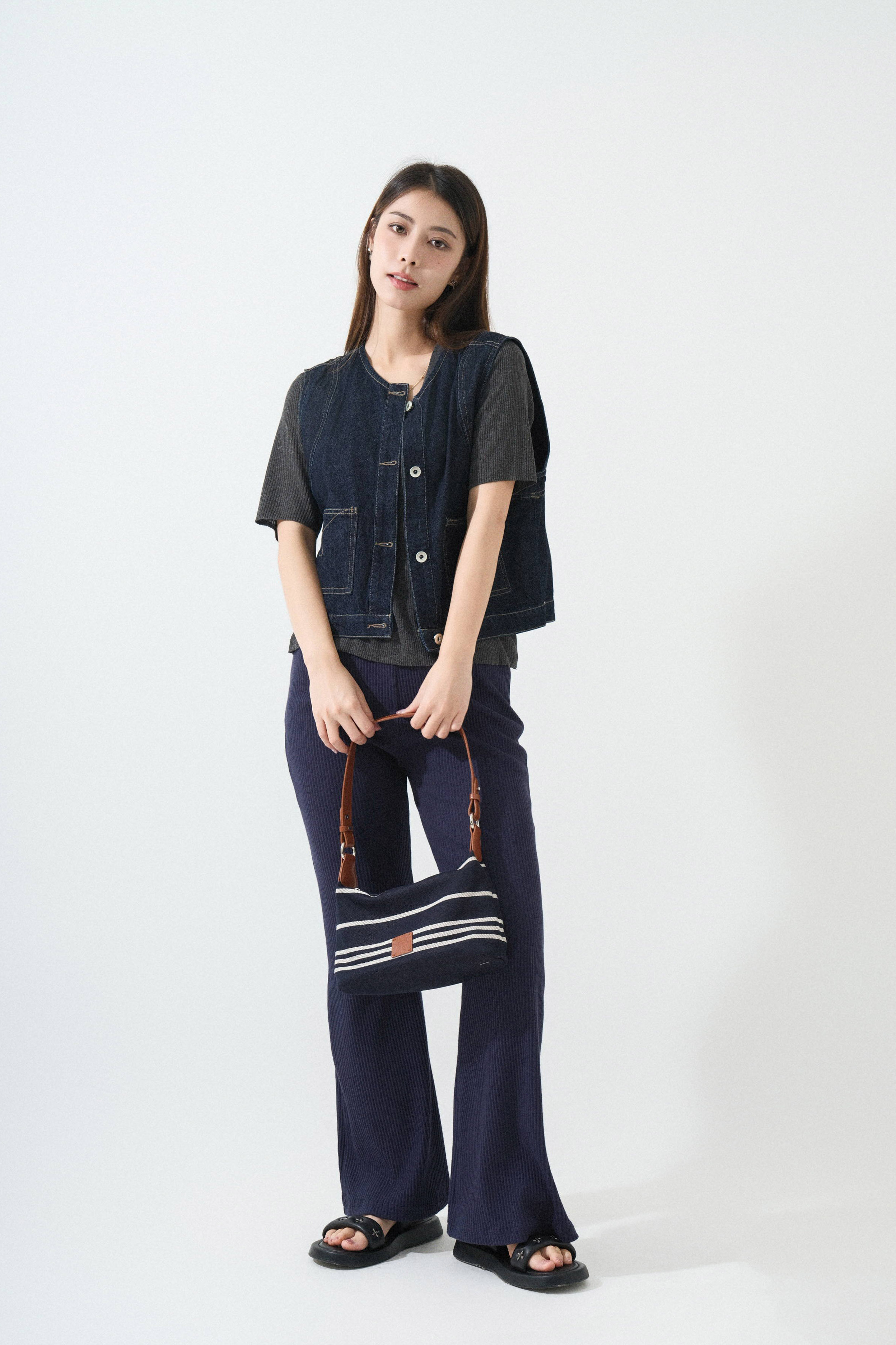 SS25_0047（背心外套＋Tee＋長褲）