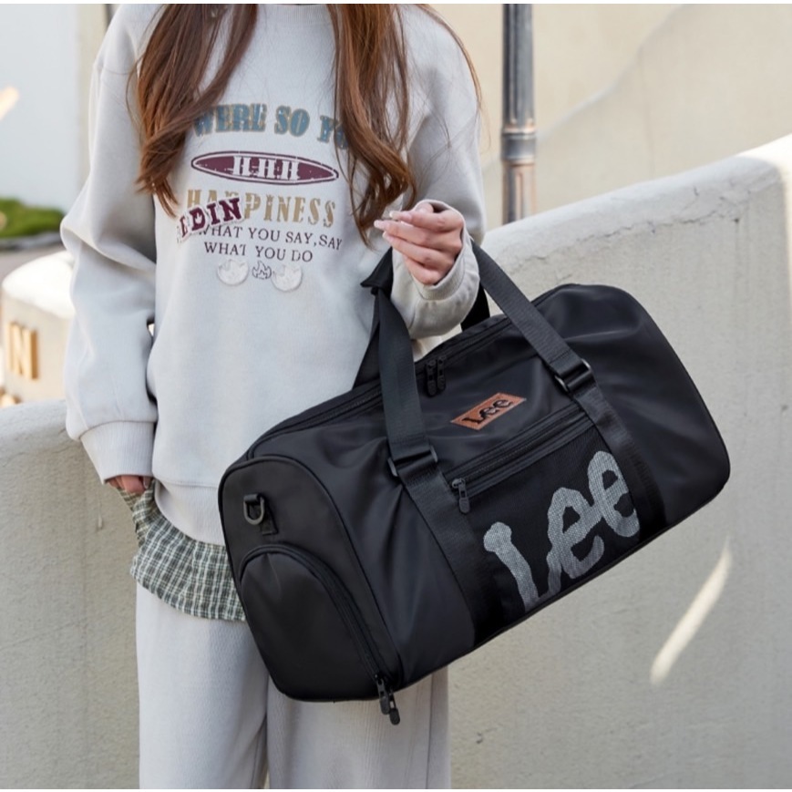 （部分現貨）韓國 LEE 大logo 布標 大容量 行李袋 側背包 健身包 包包