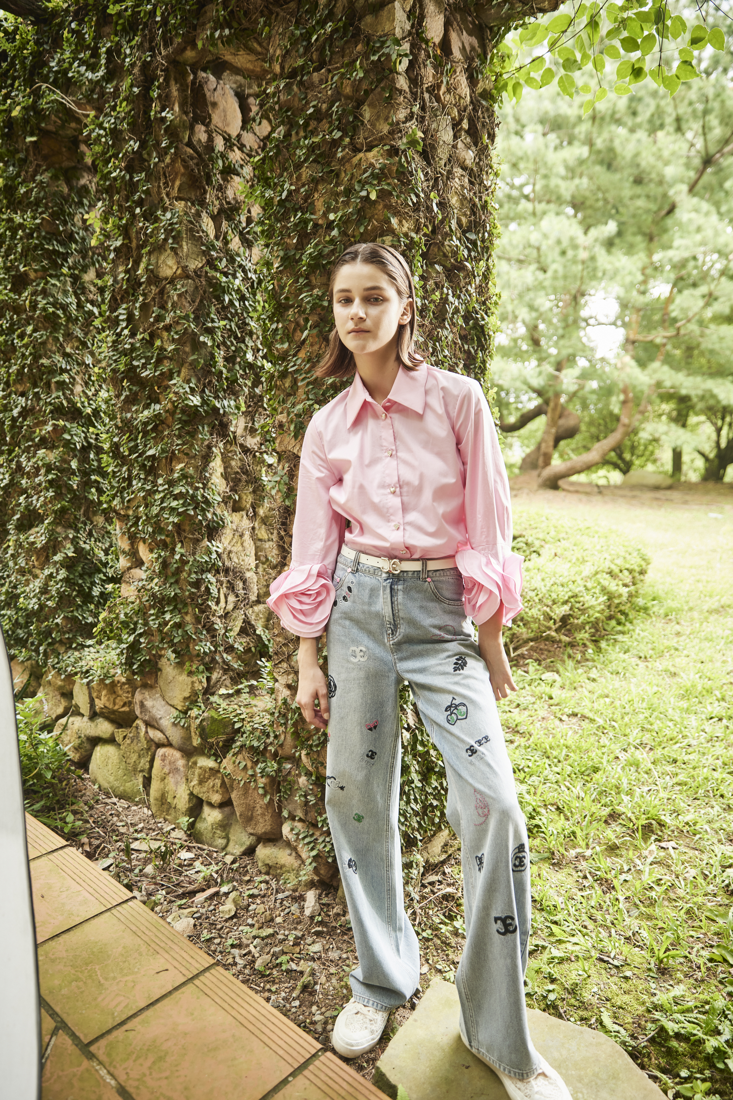 BE10009A1 玫瑰捲花袖襯衫