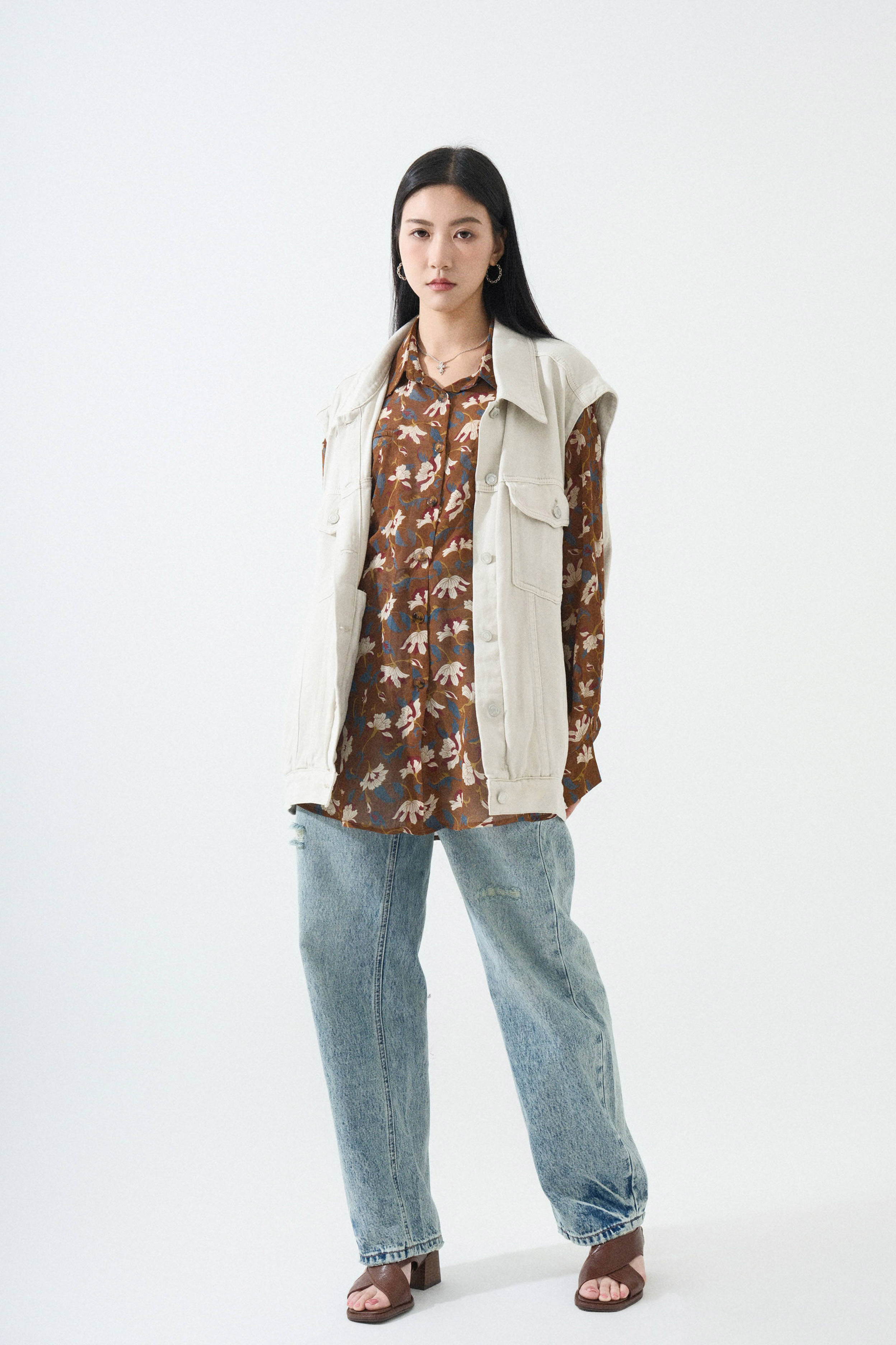 SS25_0050（背心外套＋裇衫＋牛仔褲）