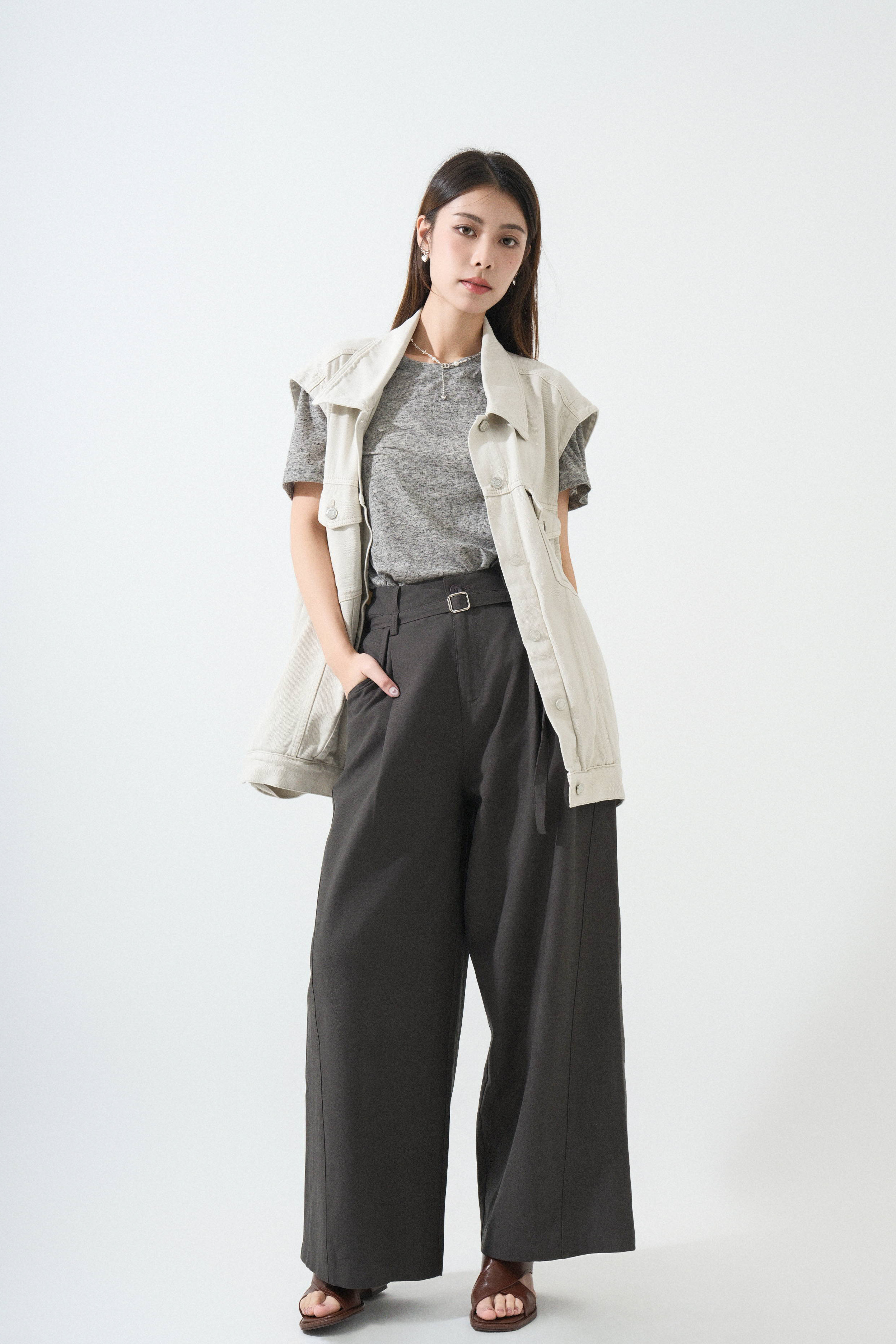 SS25_0055（外套＋Tee＋長褲）