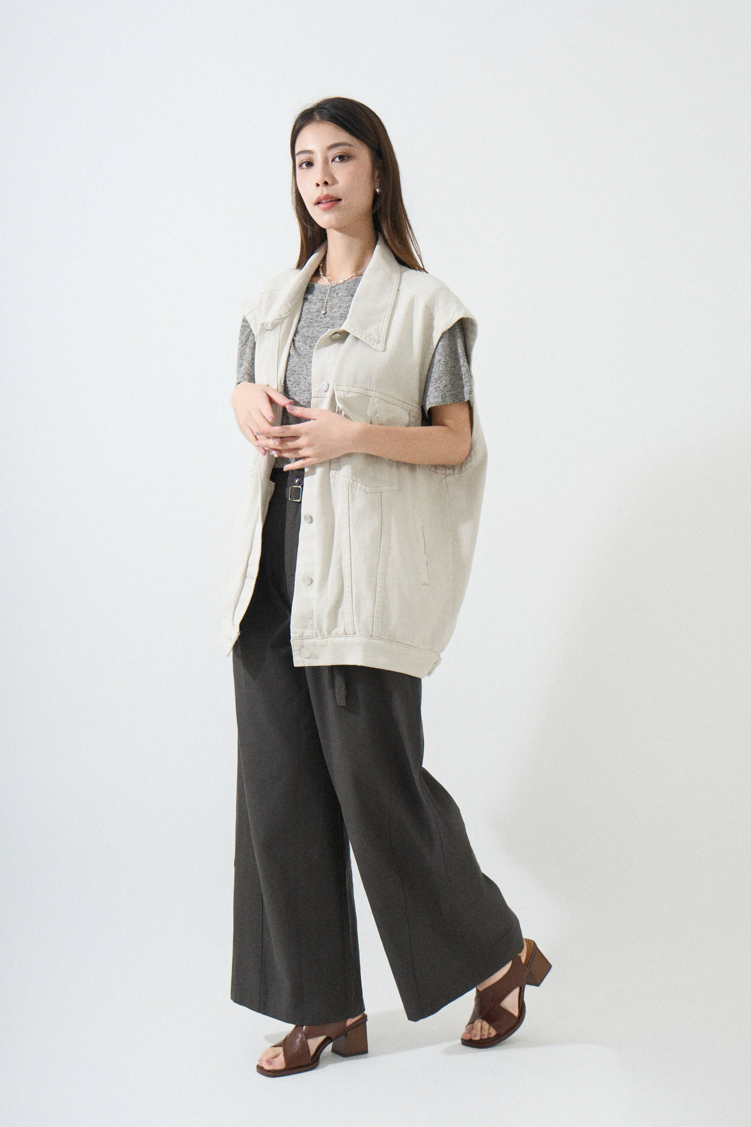 SS25_0055（外套＋Tee＋長褲）