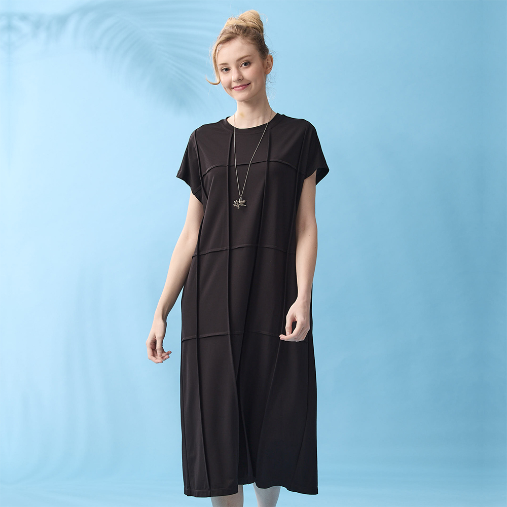 PIPPY 立體凸布格氣質圓領連身裙洋裝 黑