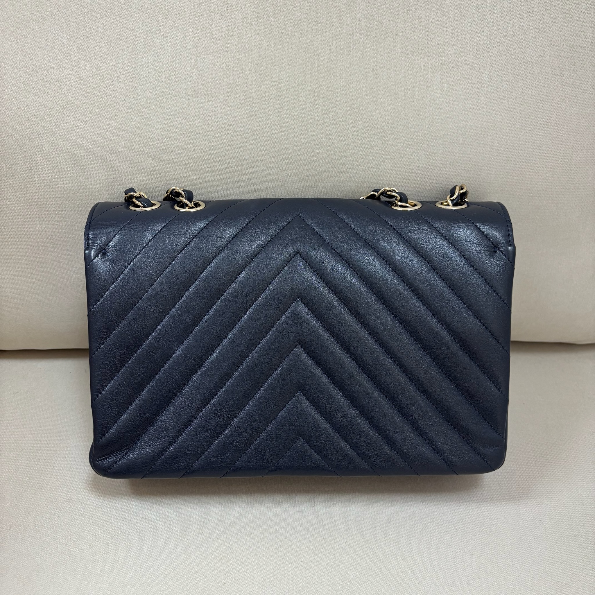 Chanel Flap Bag - Navy / Ghw