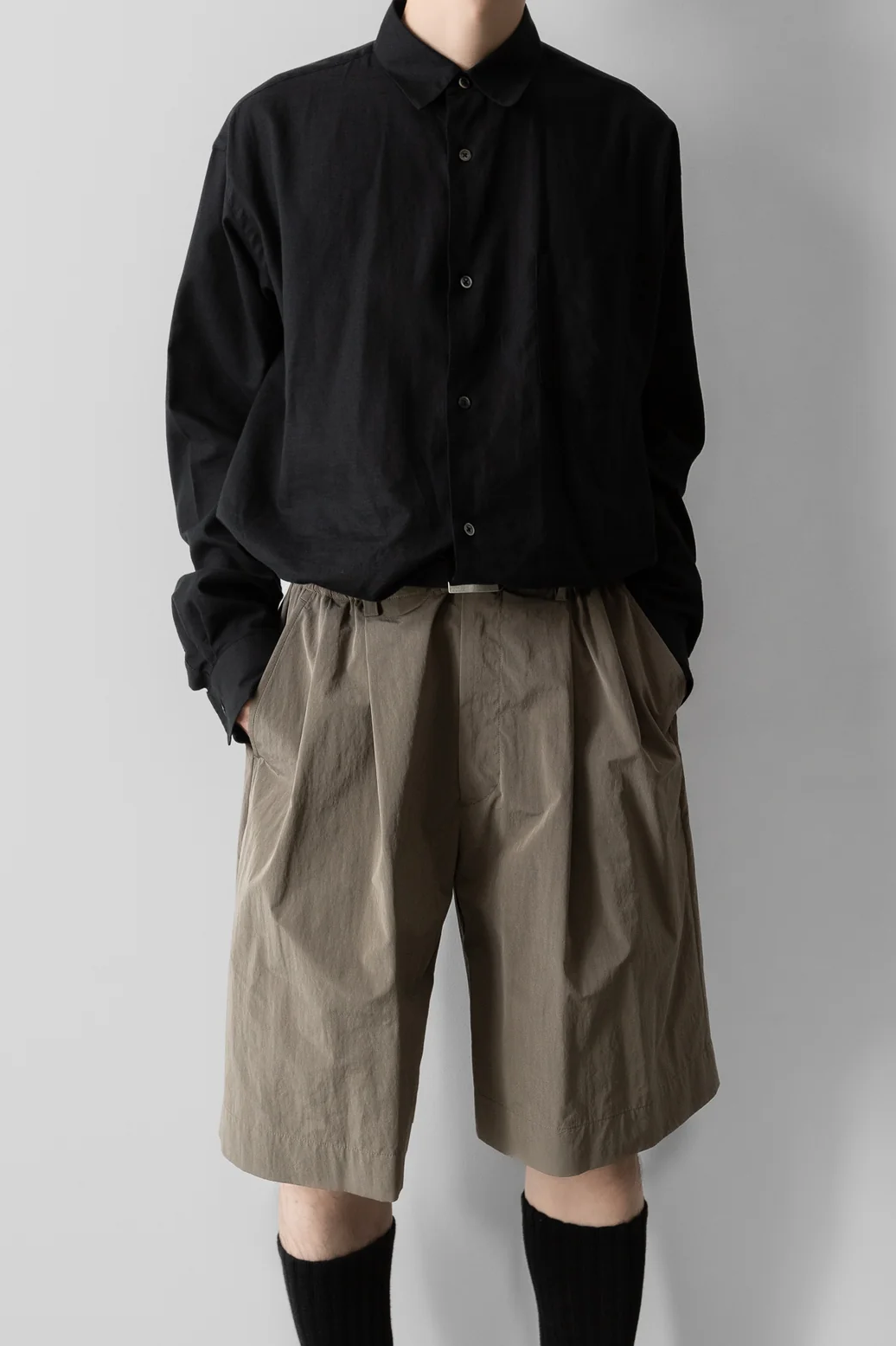 ssstein WINDPROOF NYLON WIDE EASY SHORT TROUSERS (2COL)