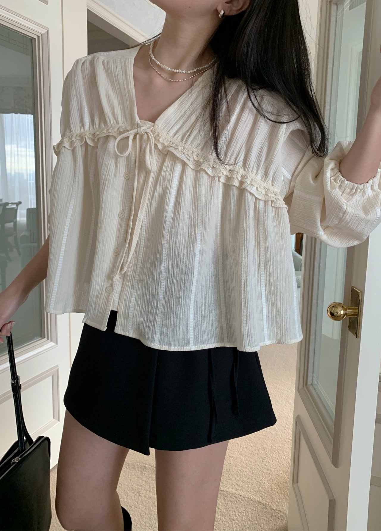 [現貨] Kama V領抓褶上衣 [ 2色 / Free ]