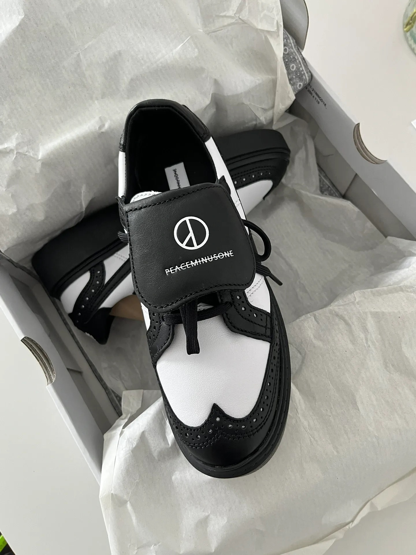 PEACEMINUSONE x NIKE KWONDO 1 🌼 權志龍 GD 英倫風 黑 白 雛菊 男女鞋 DH2482-101 / 預購