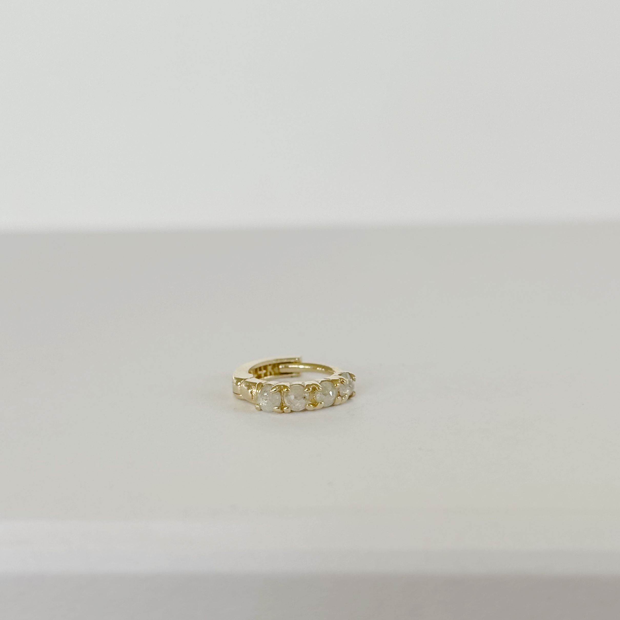 14K四顆灰鑽原礦小耳圈