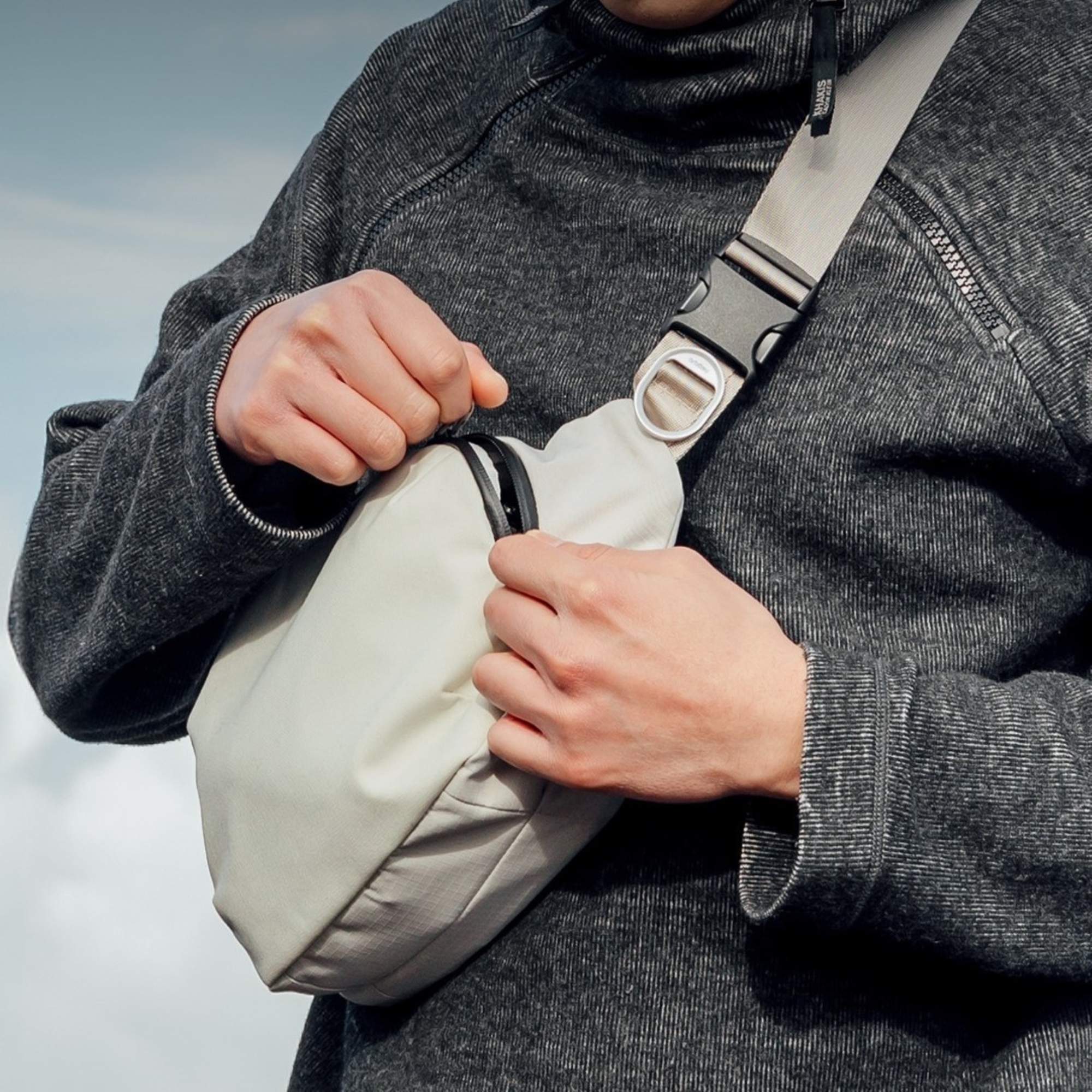 Orbitkey Urban Sling 輕量漫遊包 - 岩白