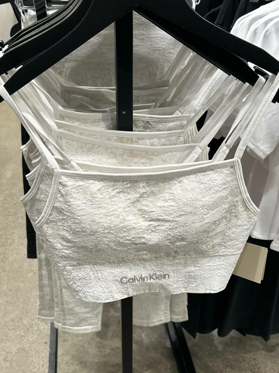 [S] CALVIN KLEIN CK SPORT SEAMLESS PRINT SPORTS BRA,WHITE, SP40607296-404F124110 (SCK727)