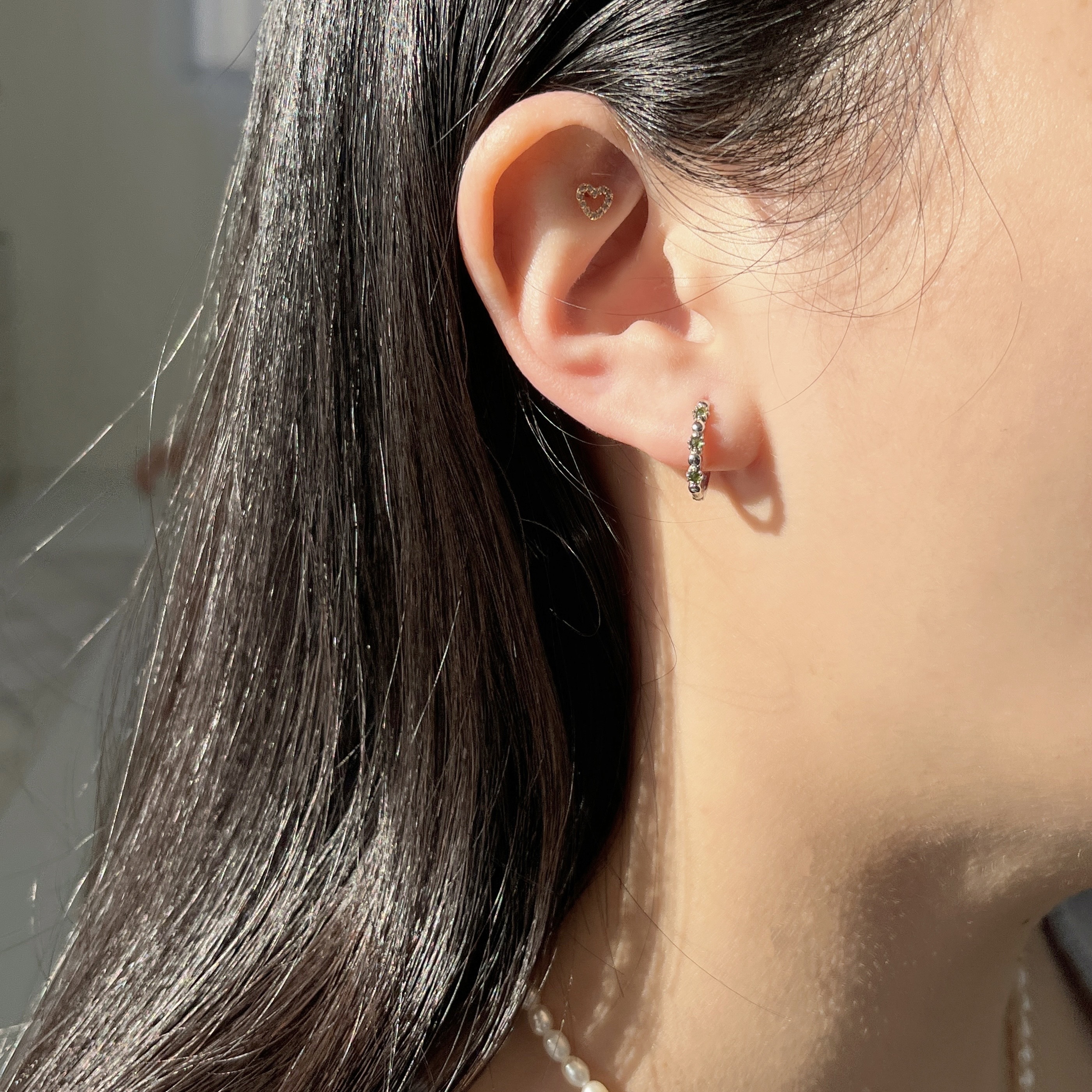 14K三顆小花綠鑽原礦耳圈