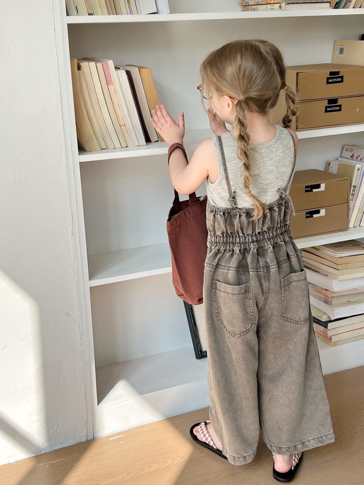 美式褐色吊帶褲/灰色內搭背心