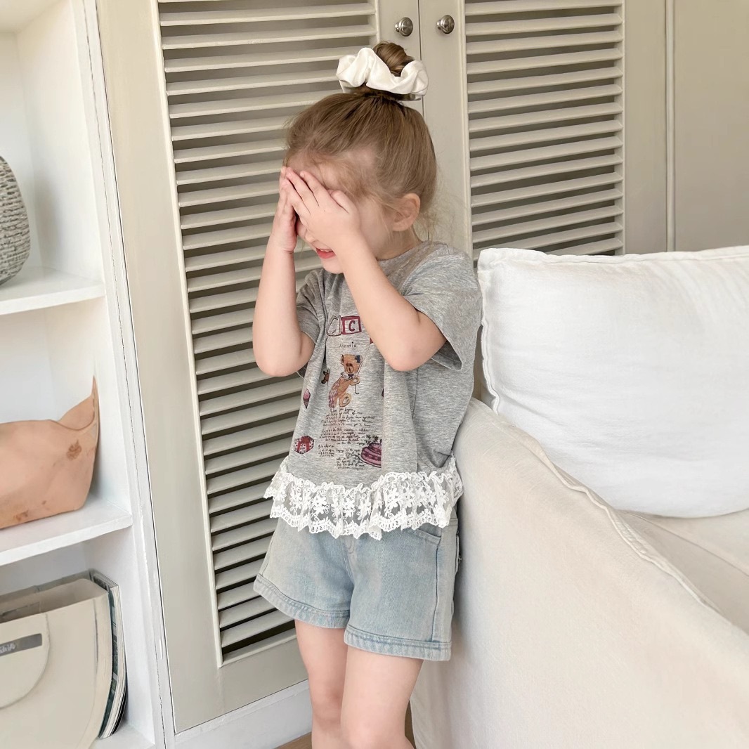 蕾絲拼接熊熊上衣