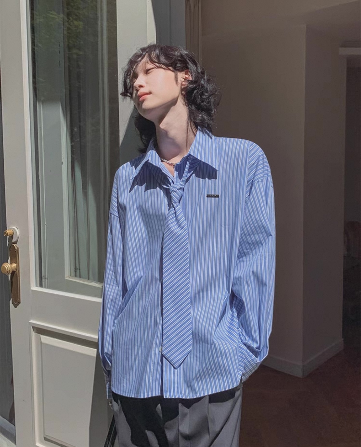 學院風條紋領帶襯衫