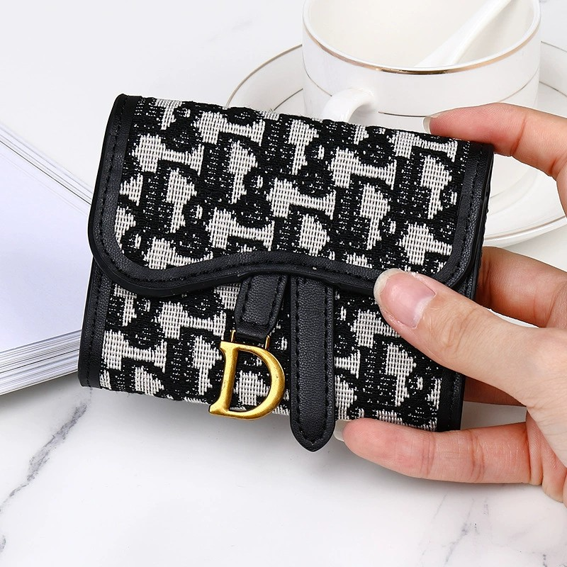 Vintage D-Buckle Multi-Slot Cardholder