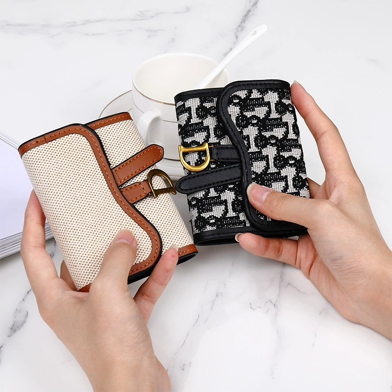 Vintage D-Buckle Multi-Slot Cardholder