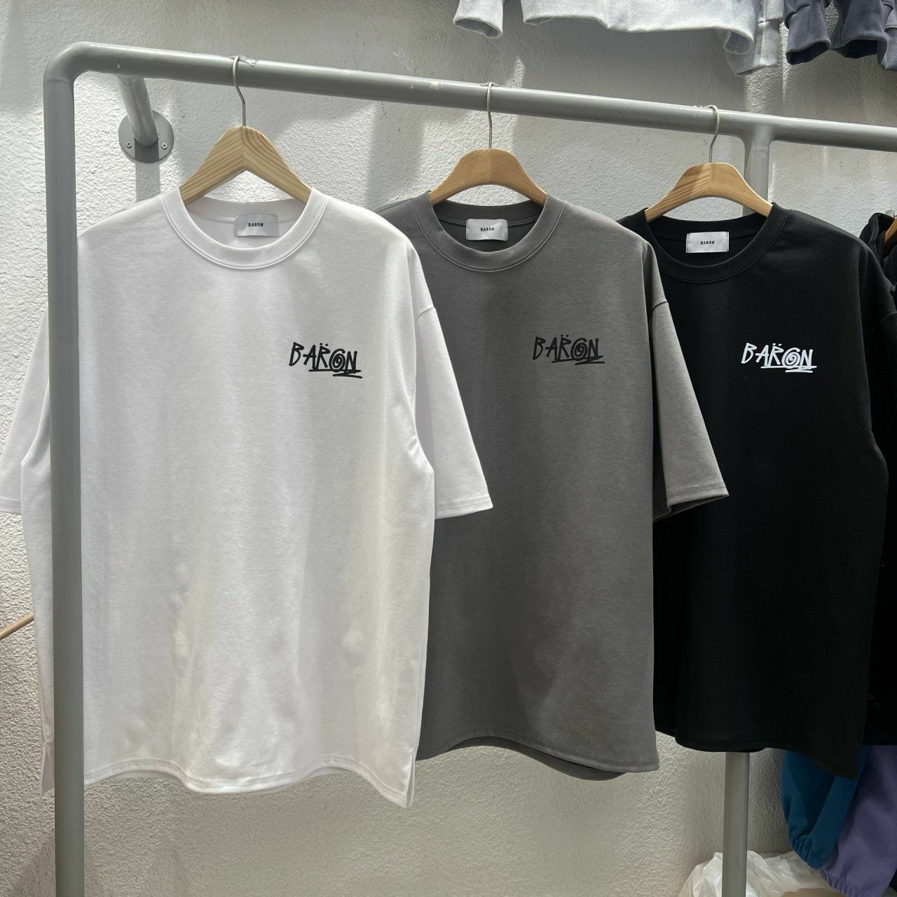 英文字圖案短袖Tee BARON-162T