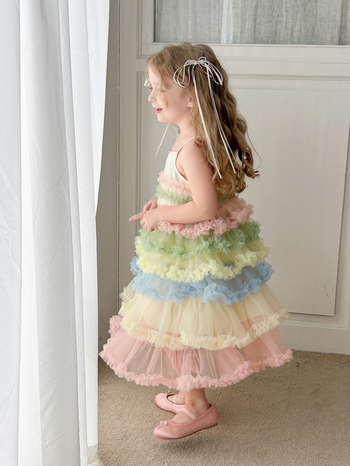 彩虹蛋糕吊帶蓬蓬裙