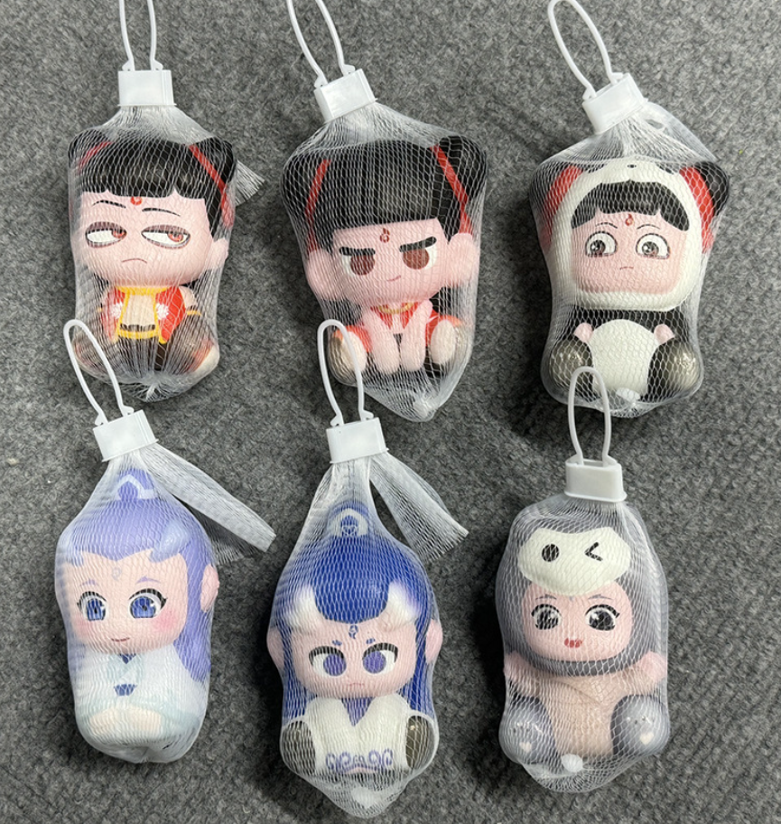 清货哪吒傲丙猪捏捏乐（款式随机）