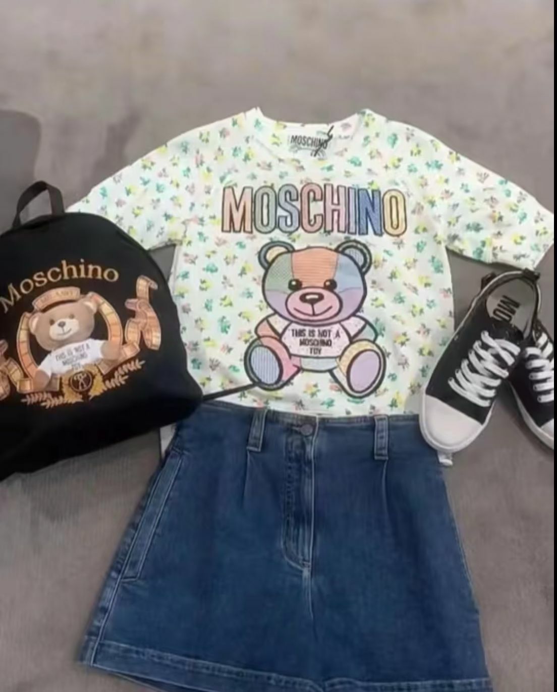 【預購】MOSCHINO G032010 碎花女裝短袖TEE(均碼)